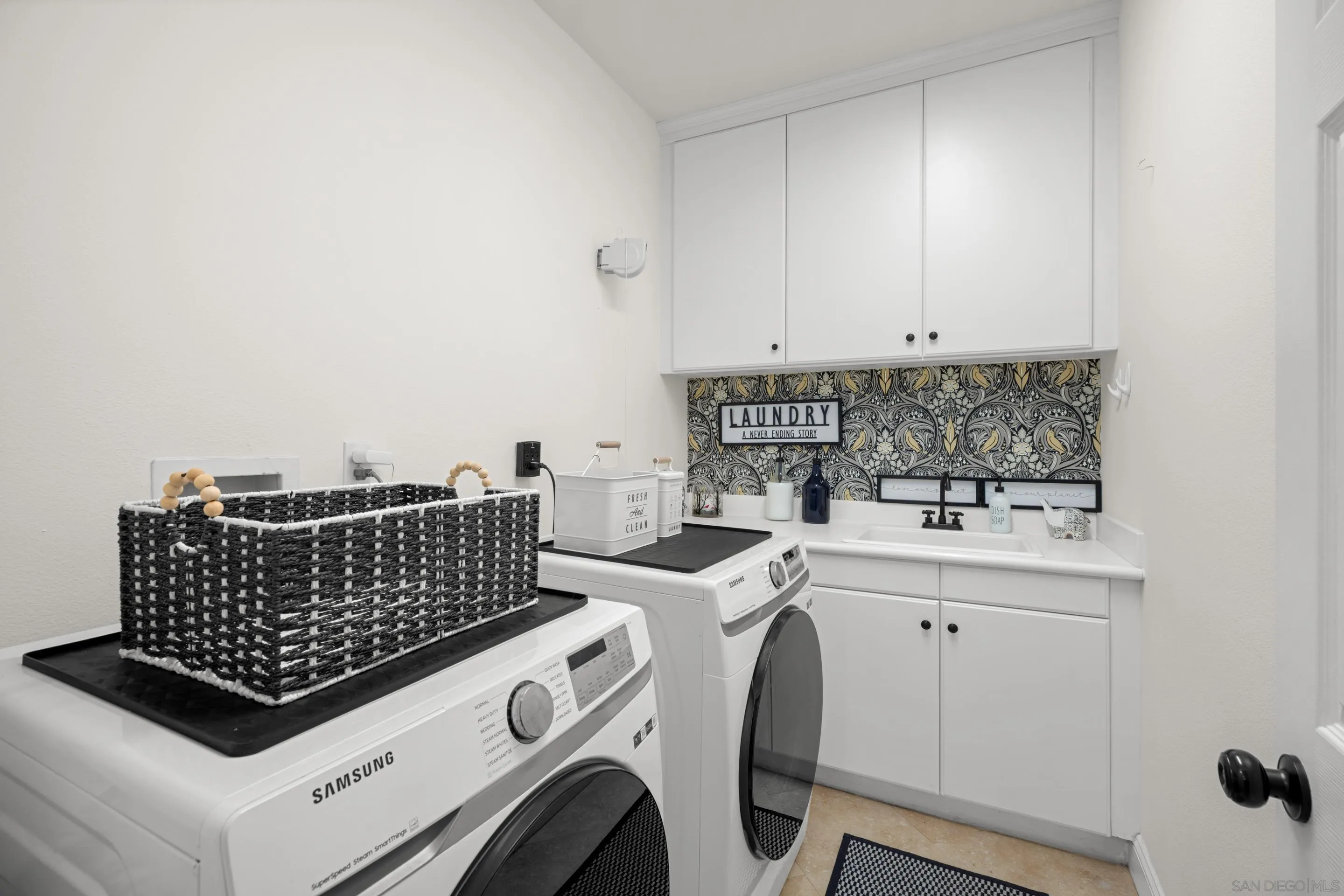 https://cdn.realtyfeed.com/cdn/127/250042086/e59d9ae74a28a4bc8efdf6130c3a7801.webp