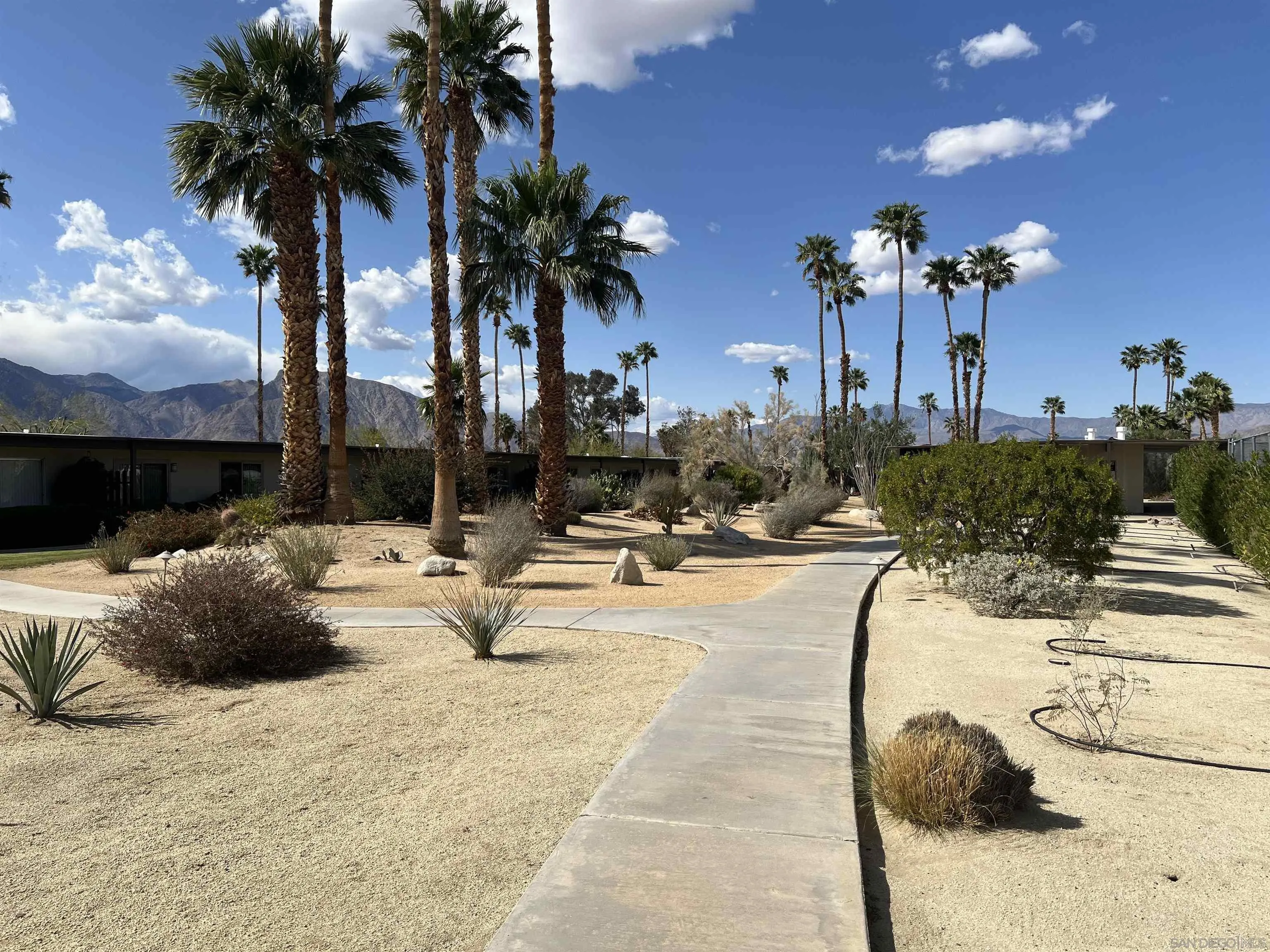 https://cdn.realtyfeed.com/cdn/127/250042092/583ed29b3e73bf19615b3a08ee4ad932.webp