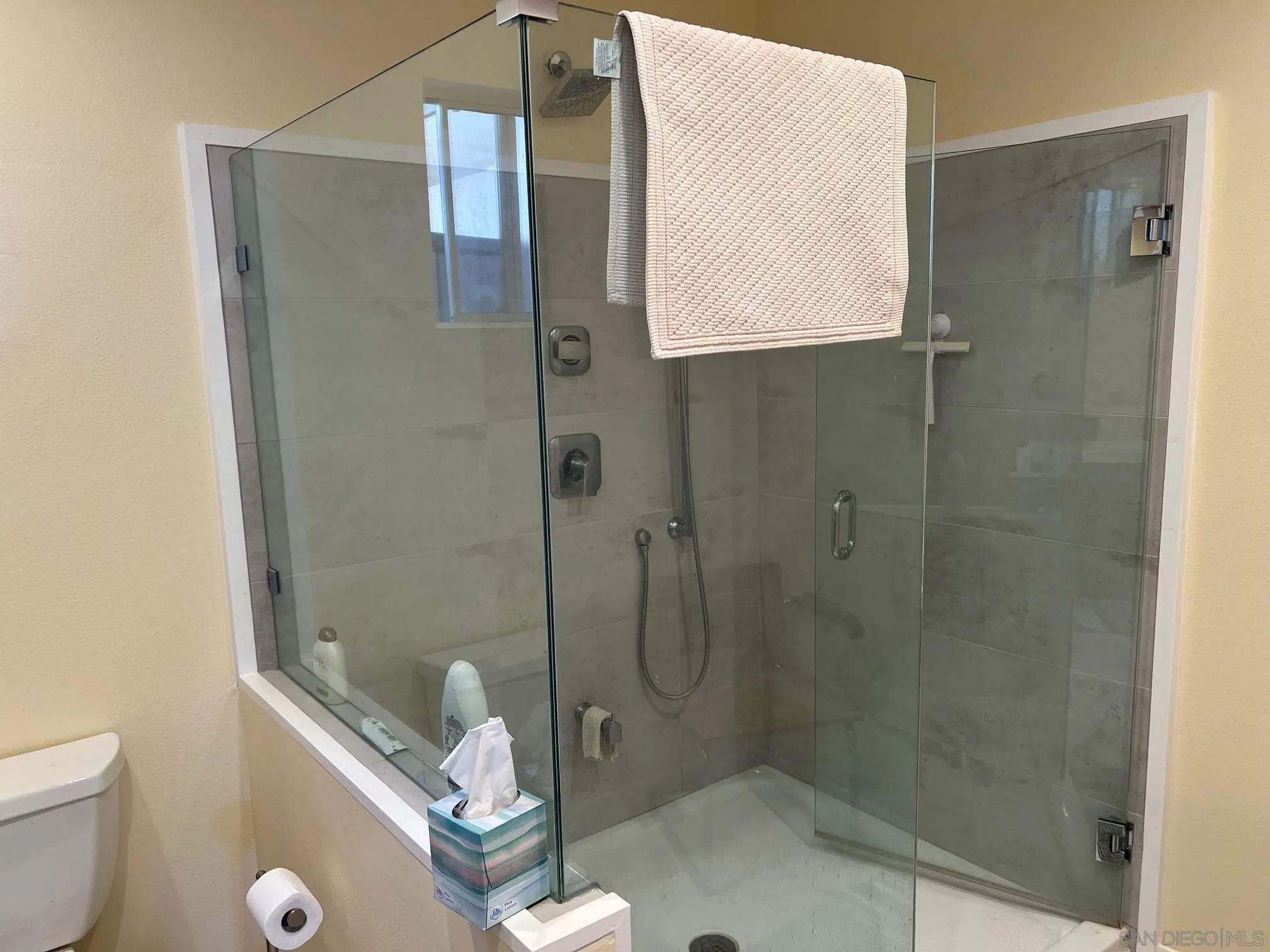 https://cdn.realtyfeed.com/cdn/127/250042092/828bfa426e1f72f10c957d815521c8b1.webp