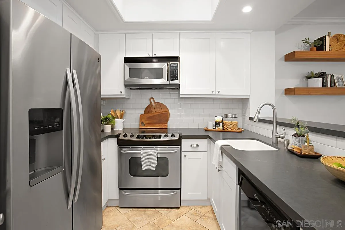 Photo #2: 250042094 Listing 