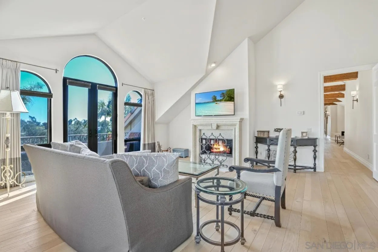 https://cdn.realtyfeed.com/cdn/127/250042105/044394f5b43a1f1826ebf5977cb82161.webp