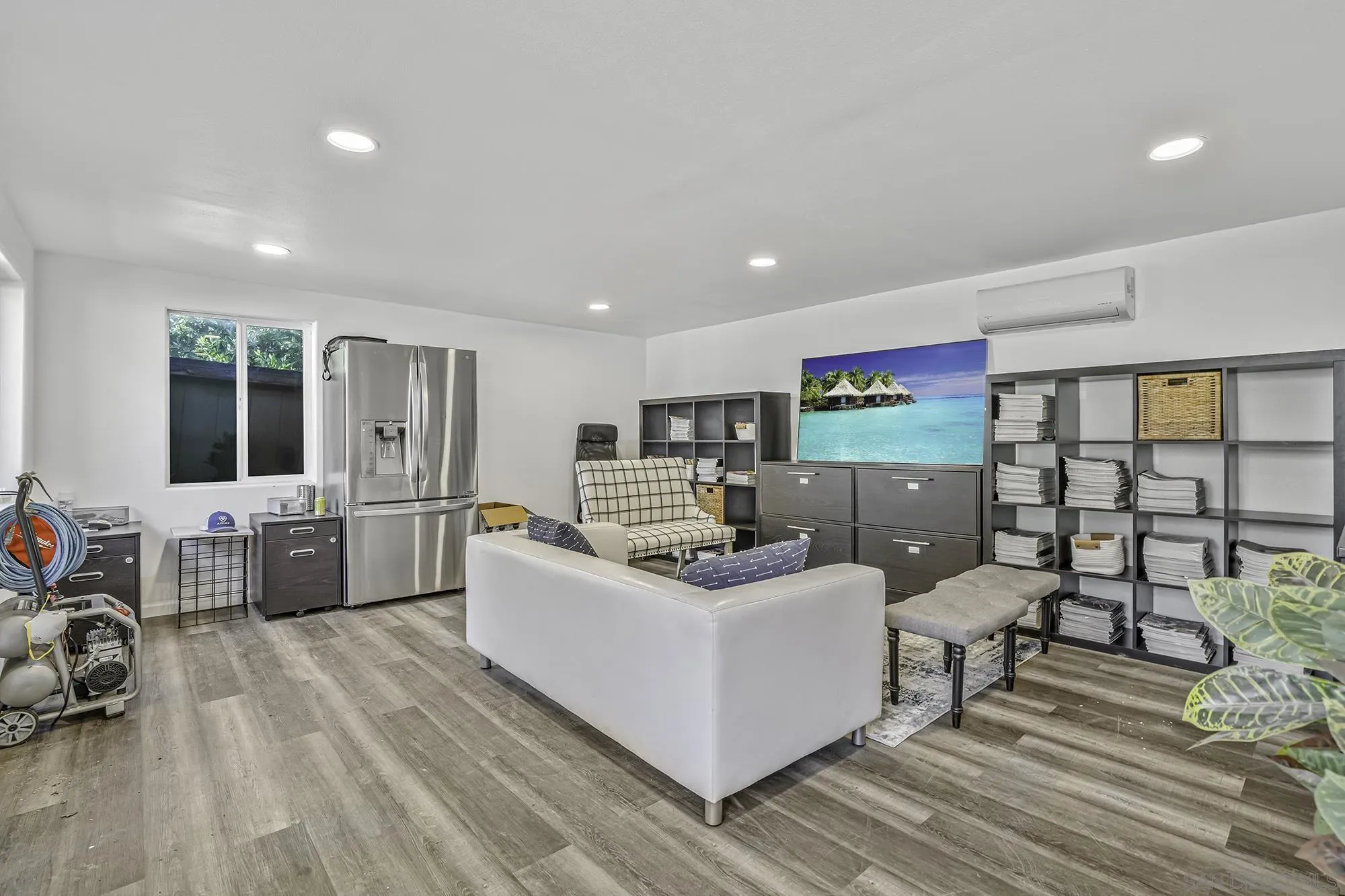 https://cdn.realtyfeed.com/cdn/127/250042105/055b416fb69d27fc6265e6c743a1ae13.webp