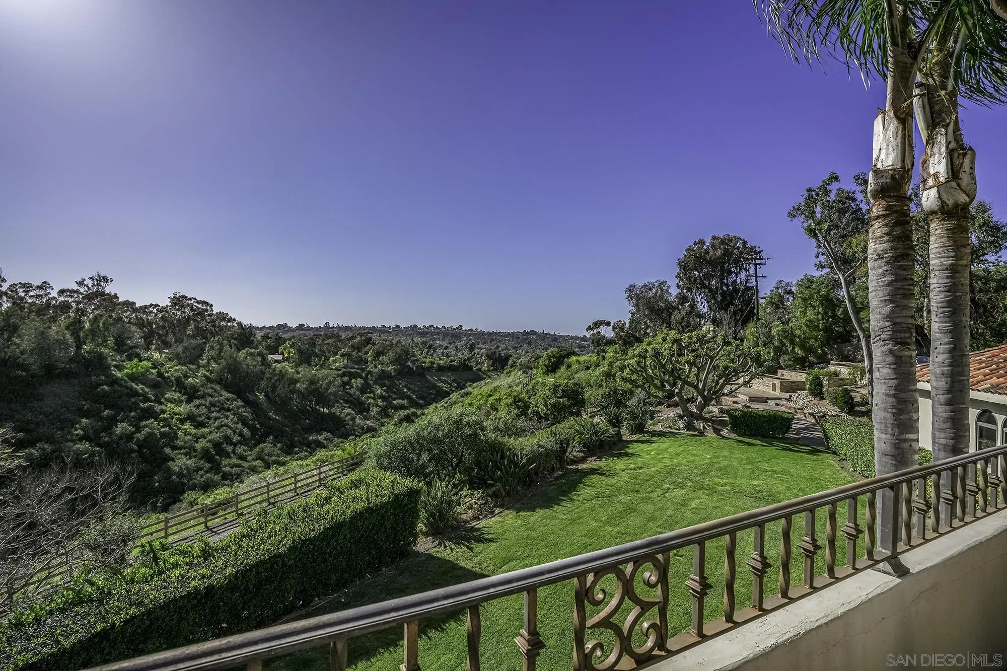 https://cdn.realtyfeed.com/cdn/127/250042105/44cdd6384441cbf1f35104e210b929db.webp