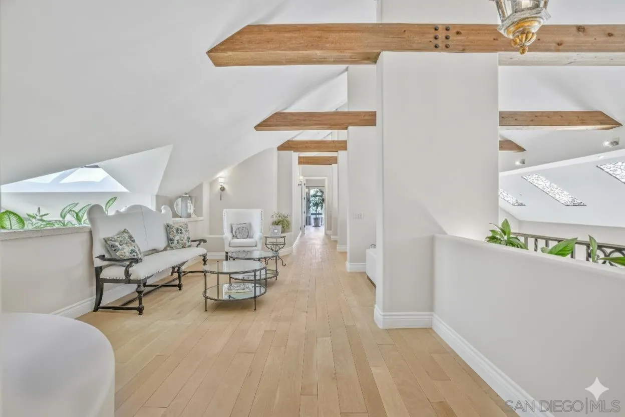 https://cdn.realtyfeed.com/cdn/127/250042105/4df553d8d6f3cd534dd88b517ccfea2b.webp