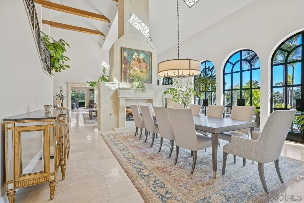 https://cdn.realtyfeed.com/cdn/127/250042105/596d58b1bcbf484defd46bb07133dbbc.webp