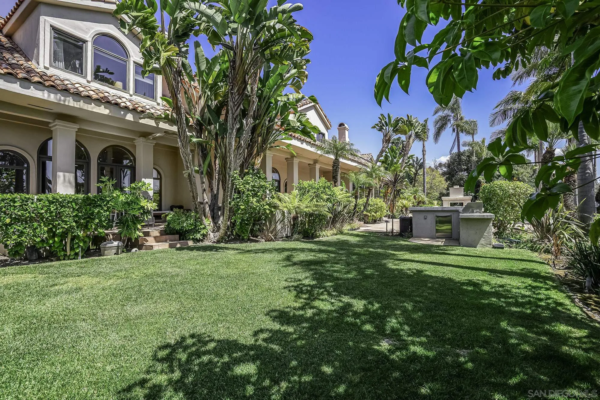 https://cdn.realtyfeed.com/cdn/127/250042105/80e6c02f98431a8326e97f002ae1b78f.webp