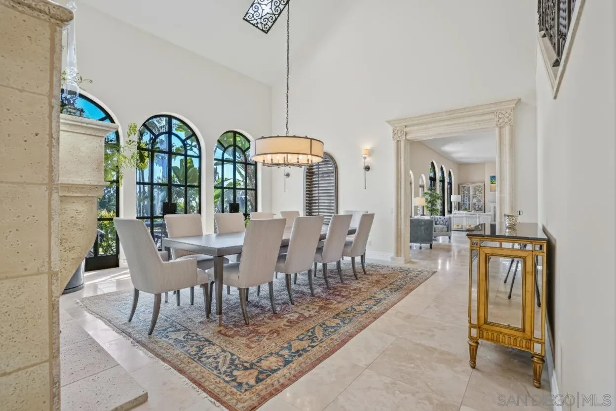 https://cdn.realtyfeed.com/cdn/127/250042105/81511e2464a1536db76260d0dceae1b4.webp
