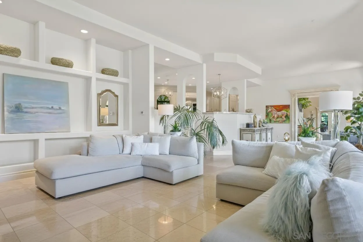 https://cdn.realtyfeed.com/cdn/127/250042105/c20c4e431c699aa27b0c0e9bb16c4ca1.webp