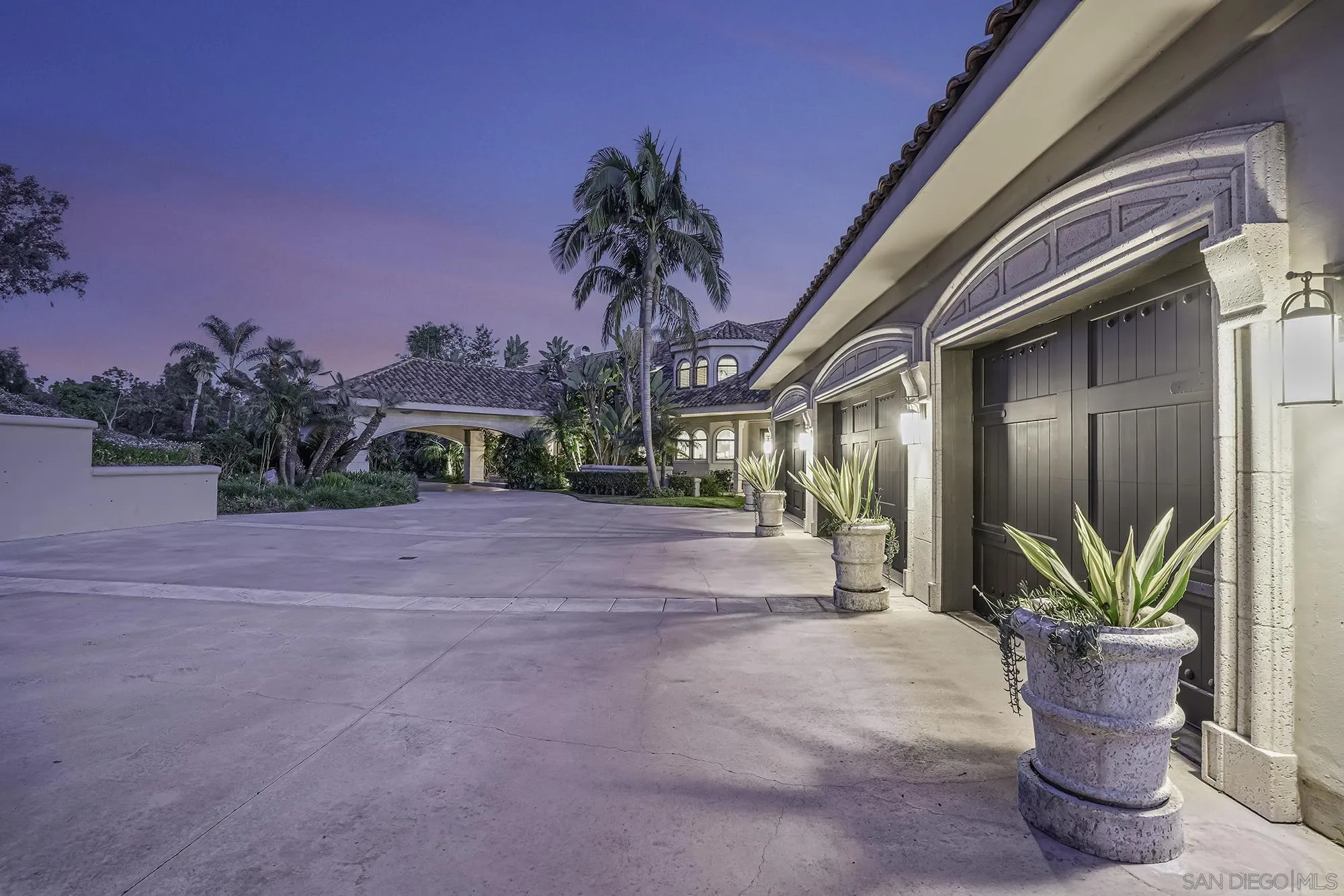 https://cdn.realtyfeed.com/cdn/127/250042105/d27c0b5a80e81e3a38acf60926f8a3f0.webp
