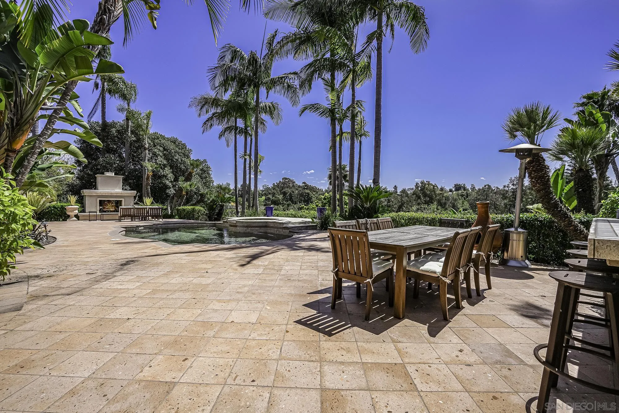 https://cdn.realtyfeed.com/cdn/127/250042105/e61d85388c82158db5200bdd17bb5c3d.webp