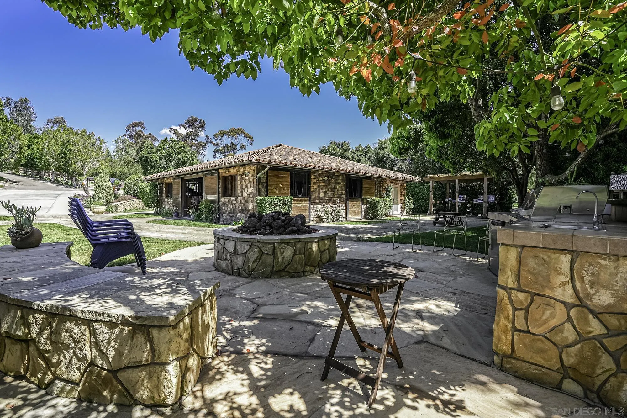 https://cdn.realtyfeed.com/cdn/127/250042105/e849aec8ff1b161b8c7d8843f450f664.webp