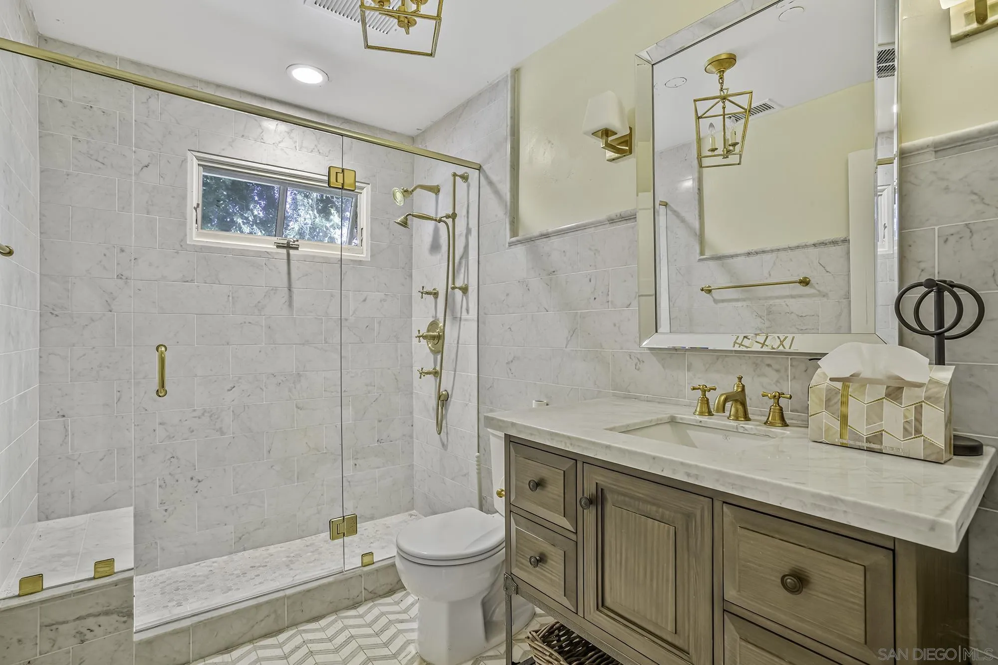https://cdn.realtyfeed.com/cdn/127/250042105/ed04438a5c257e7d949c11f1171e1607.webp