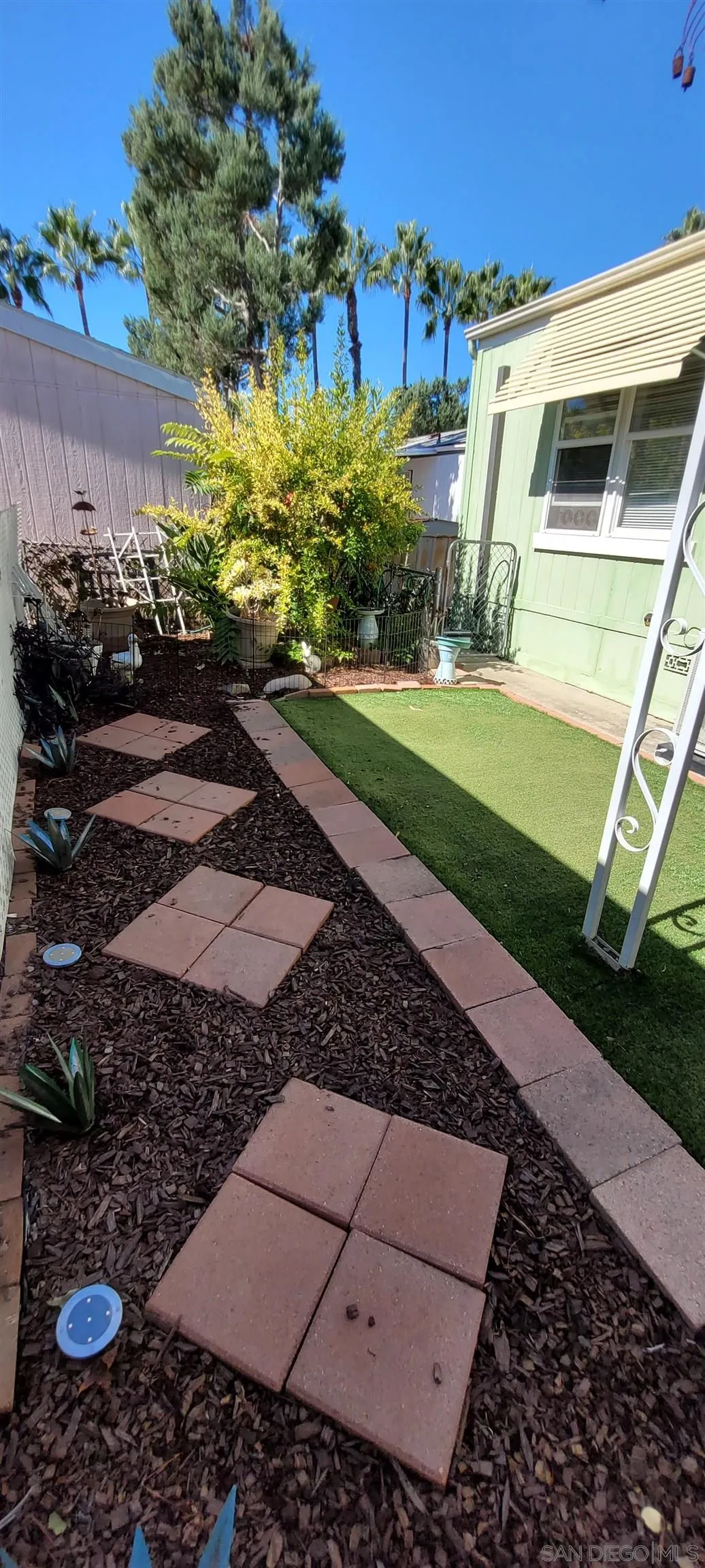 https://cdn.realtyfeed.com/cdn/127/250042106/cfece656a1bd76baf0427635c29d1aff.webp