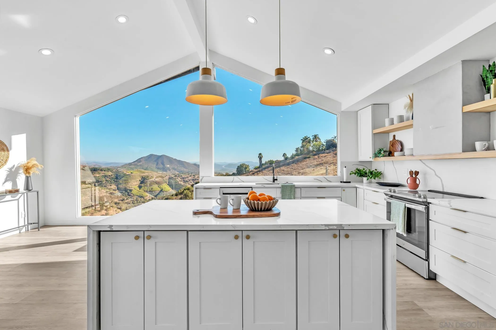 https://cdn.realtyfeed.com/cdn/127/250042107/845016698f07a01c98a9febfc28b4a91.webp