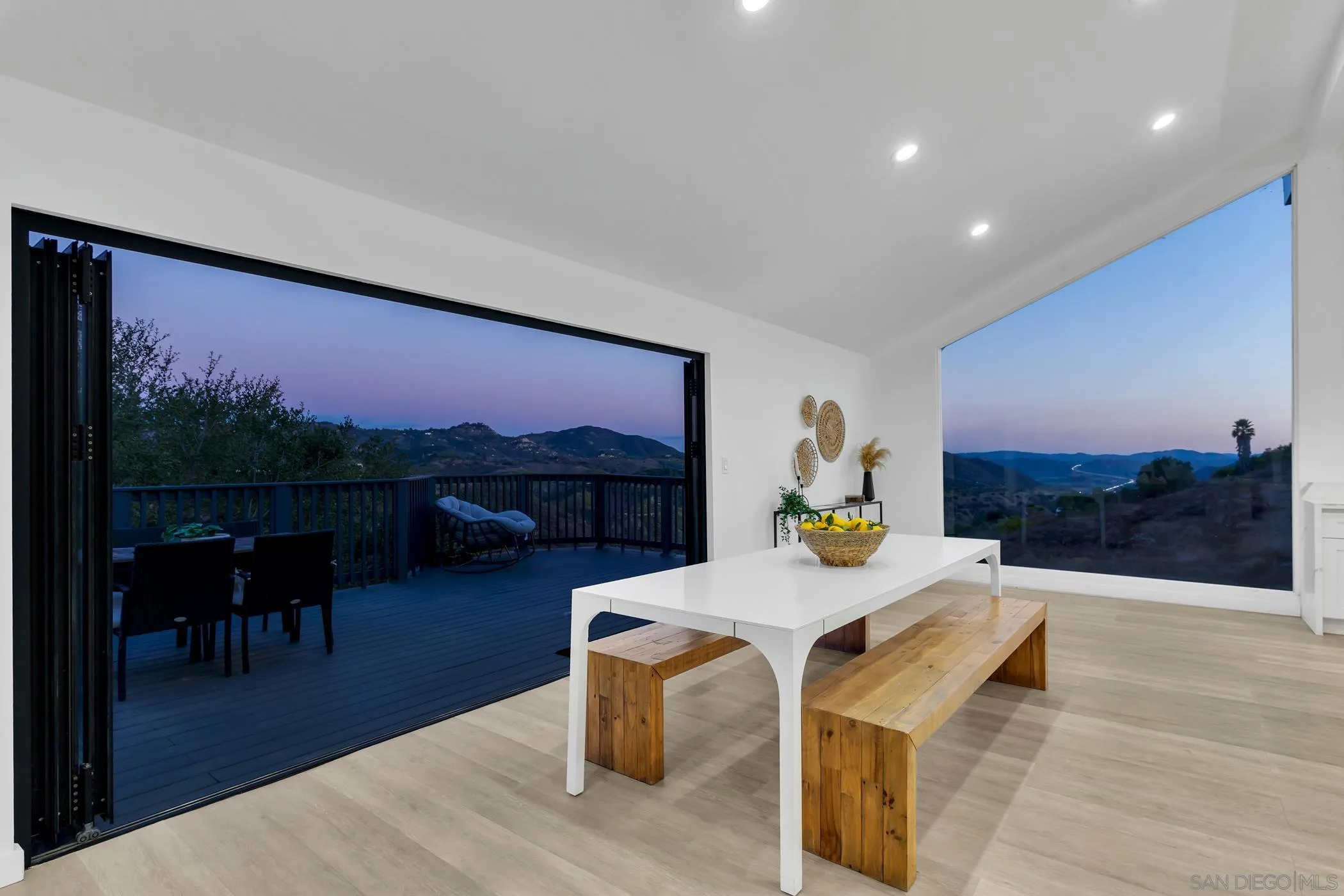 https://cdn.realtyfeed.com/cdn/127/250042107/d2be485e6faae6d36e7f2bb770864570.webp