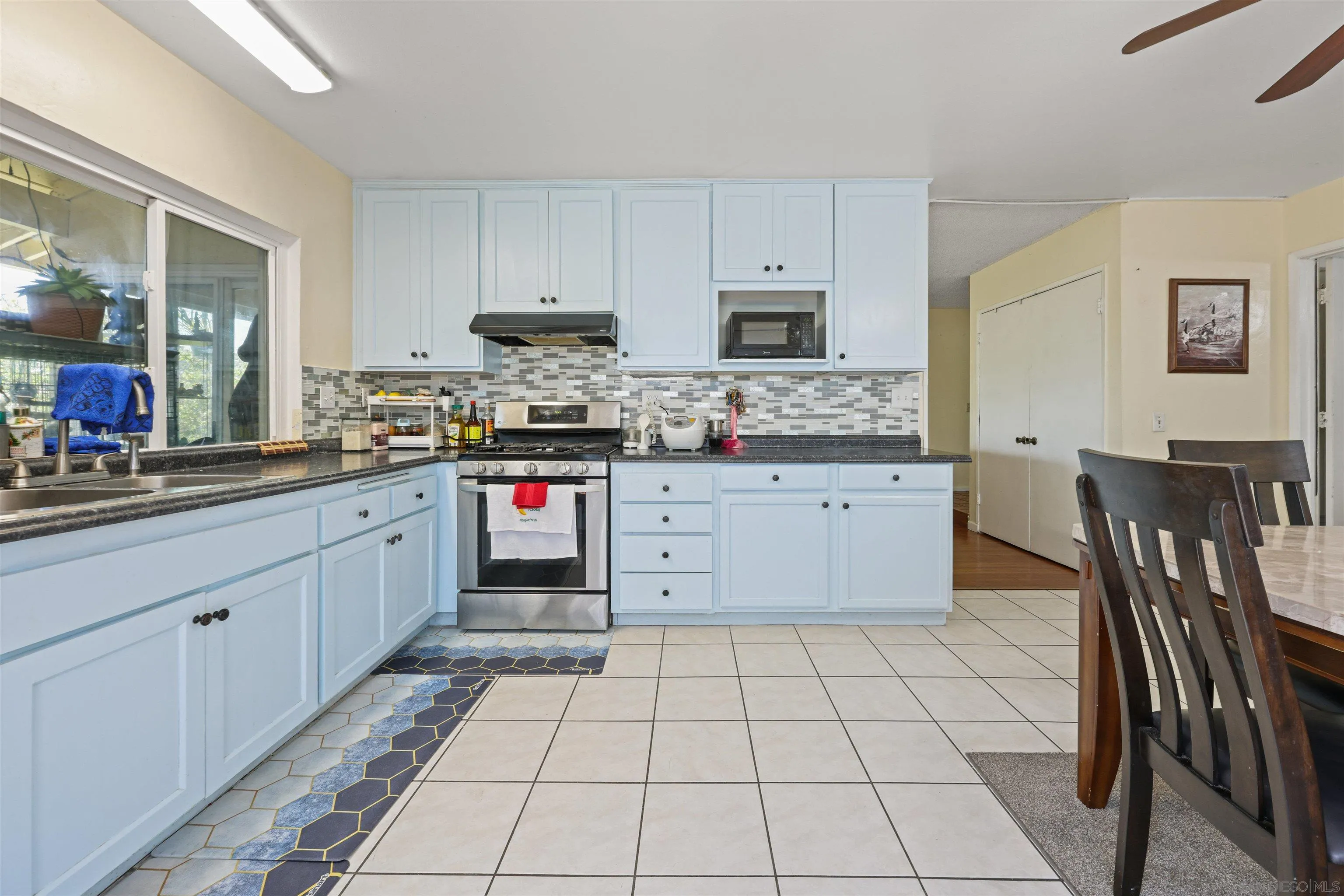 https://cdn.realtyfeed.com/cdn/127/250042109/bfd8ce96d9025f5a1cf7f652b7760bc0.webp