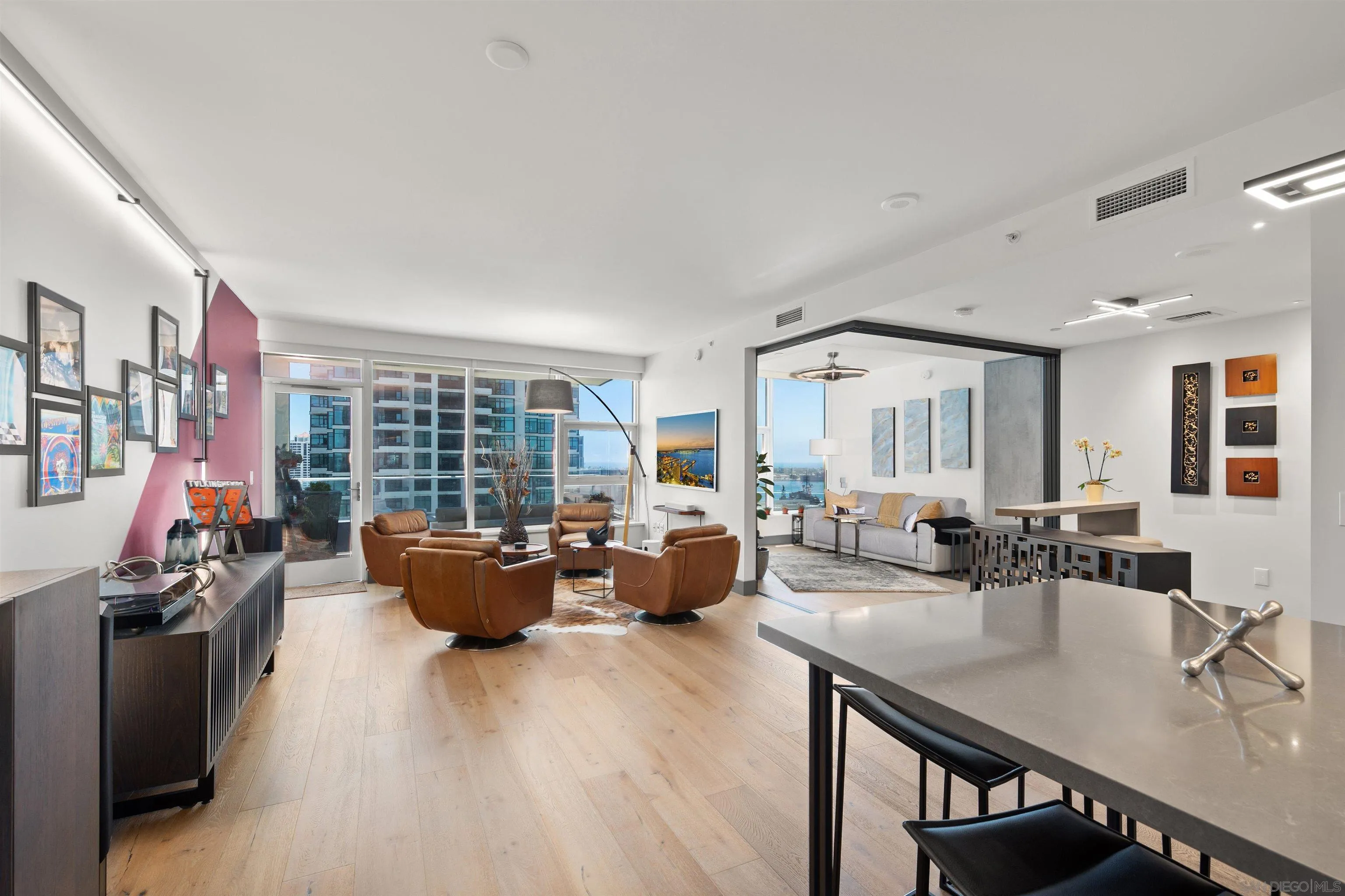 https://cdn.realtyfeed.com/cdn/127/250042111/b15552e7c16f4ba0147d6e9c318909b2.webp