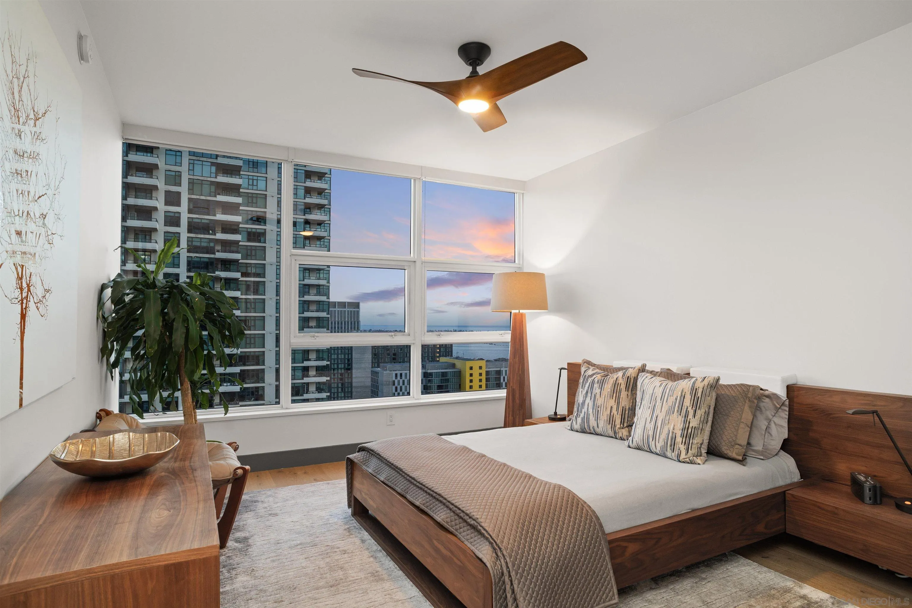 https://cdn.realtyfeed.com/cdn/127/250042111/dcdca46ba8715bbece9f9ab336213d0b.webp