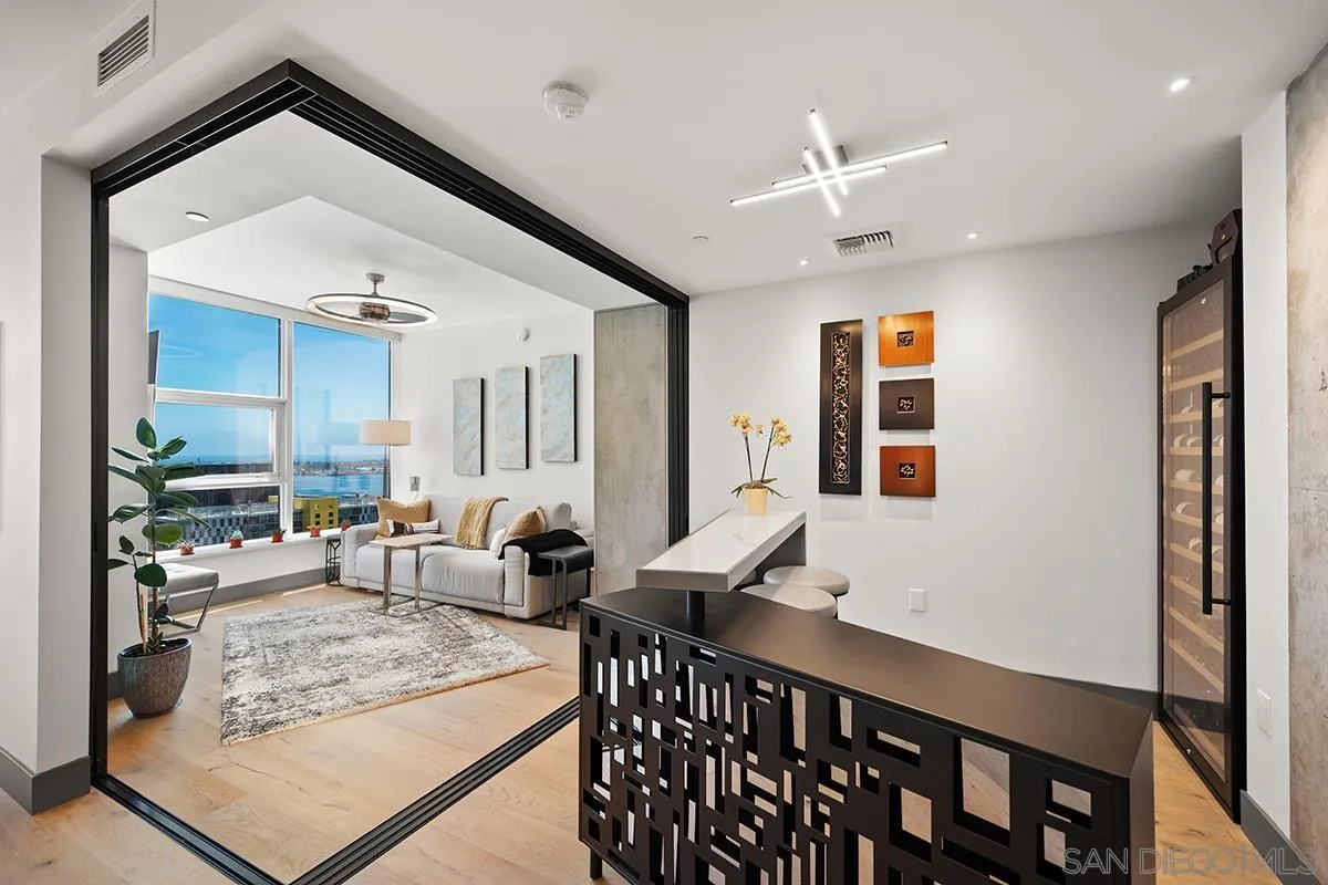 https://cdn.realtyfeed.com/cdn/127/250042111/f205e9ff06f0f9f05a827407b983ef03.webp