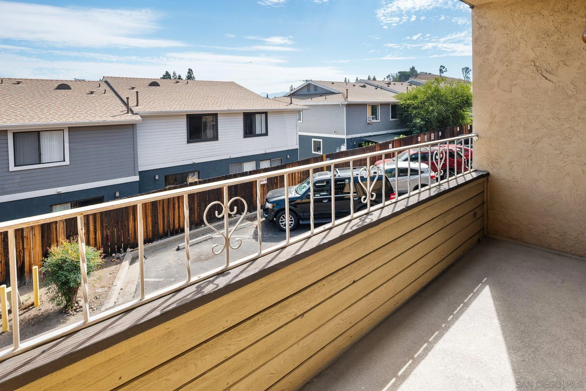 https://cdn.realtyfeed.com/cdn/127/250042115/8c66129d48d9ca413fd455ee3f46fa93.webp