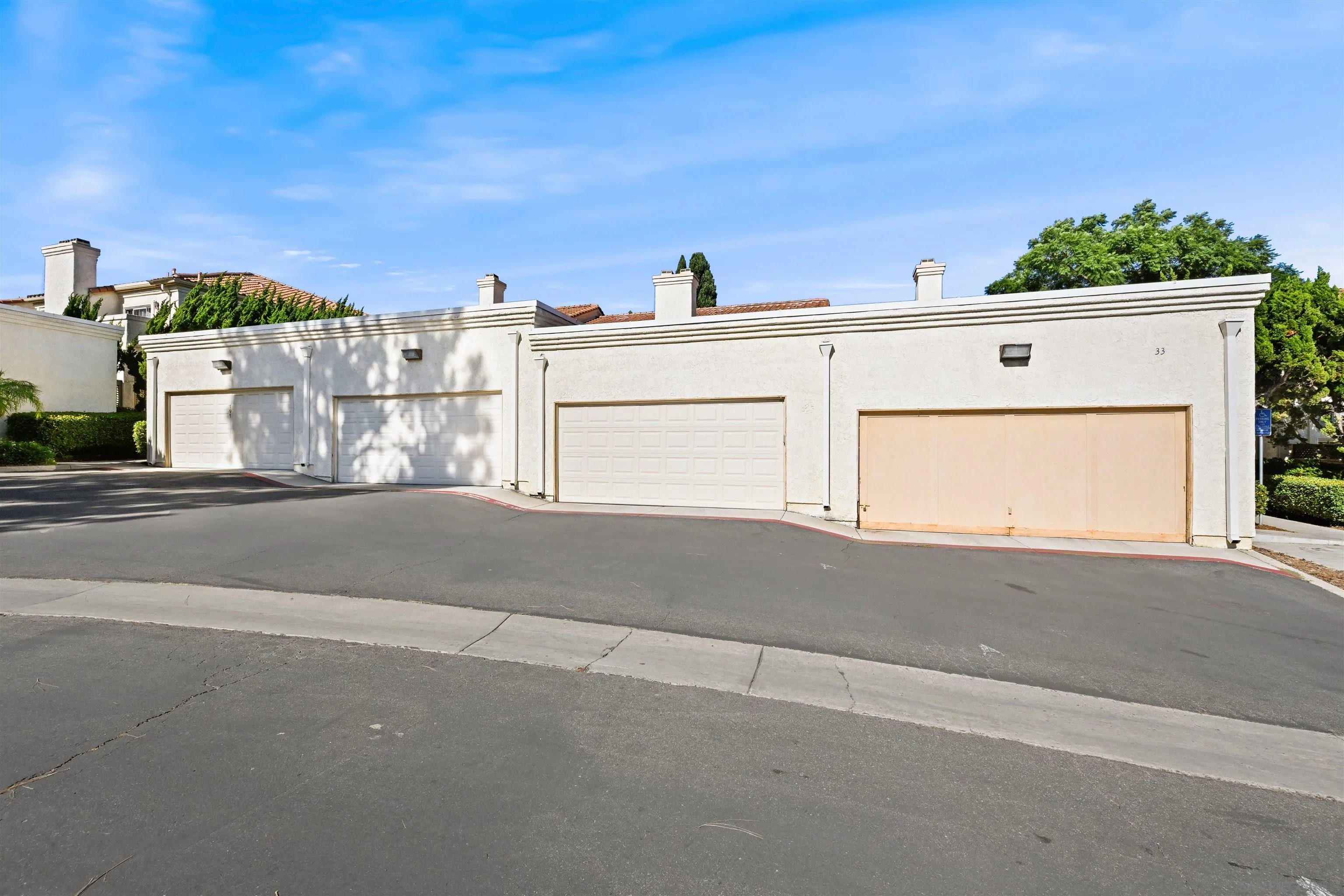 https://cdn.realtyfeed.com/cdn/127/250042122/28e371963a11048f90ac3cbfaf3b0f17.webp