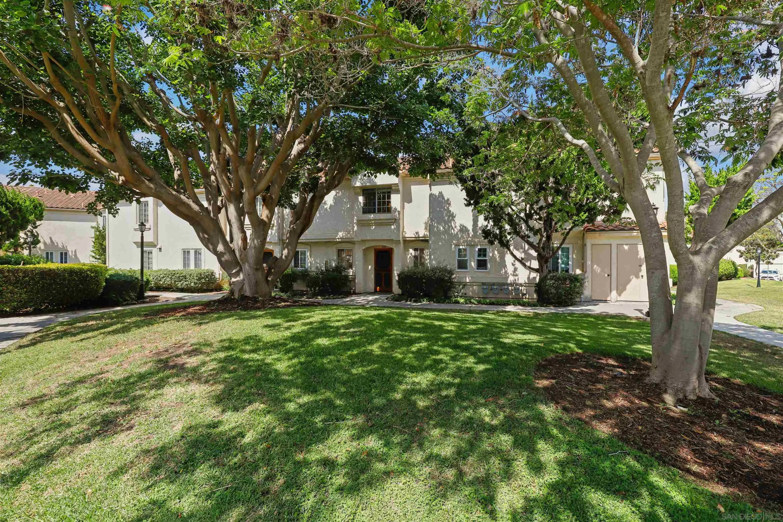 https://cdn.realtyfeed.com/cdn/127/250042122/c62e8ca9365dd4a4ff66a44926a0ee9c.webp
