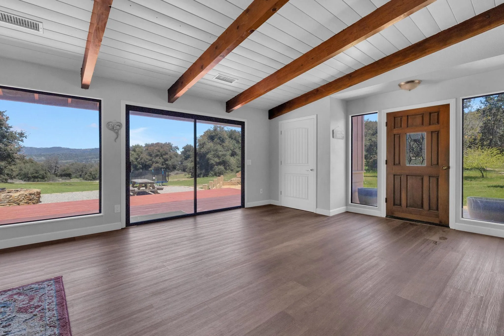 https://cdn.realtyfeed.com/cdn/127/250042127/e6b3f94dab364c03425f33d5312e0a60.webp