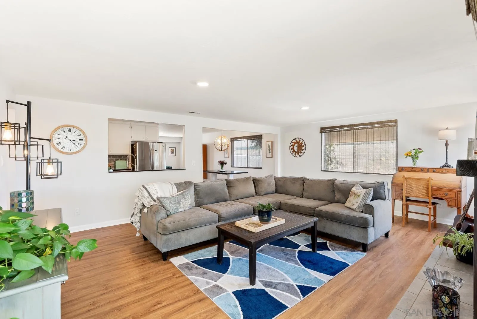 https://cdn.realtyfeed.com/cdn/127/250042130/3fff7654d9f3a9f40baf85a9bb2250f1.webp