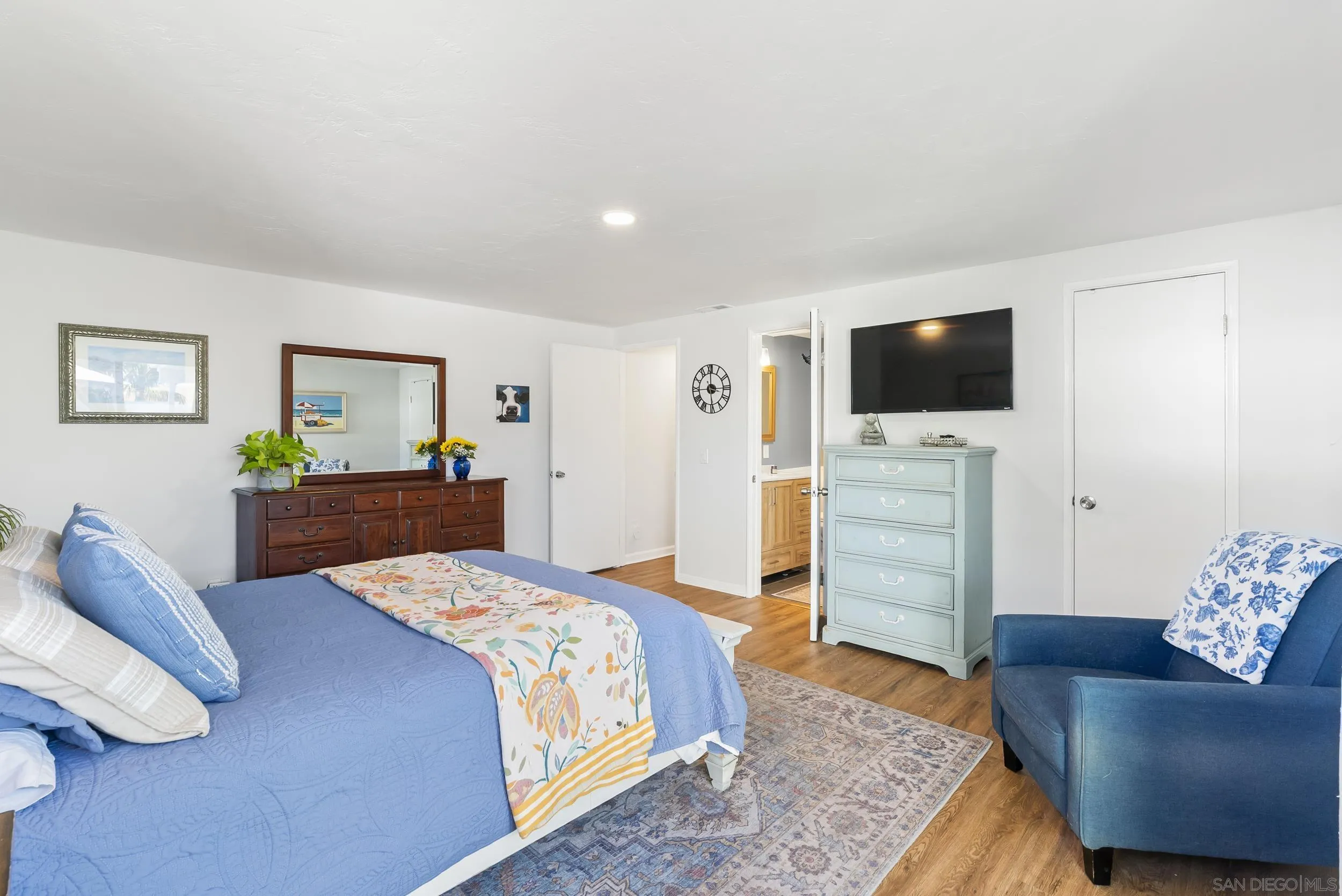 https://cdn.realtyfeed.com/cdn/127/250042130/56e3213ad4714f4e1515c6fc49abd63c.webp