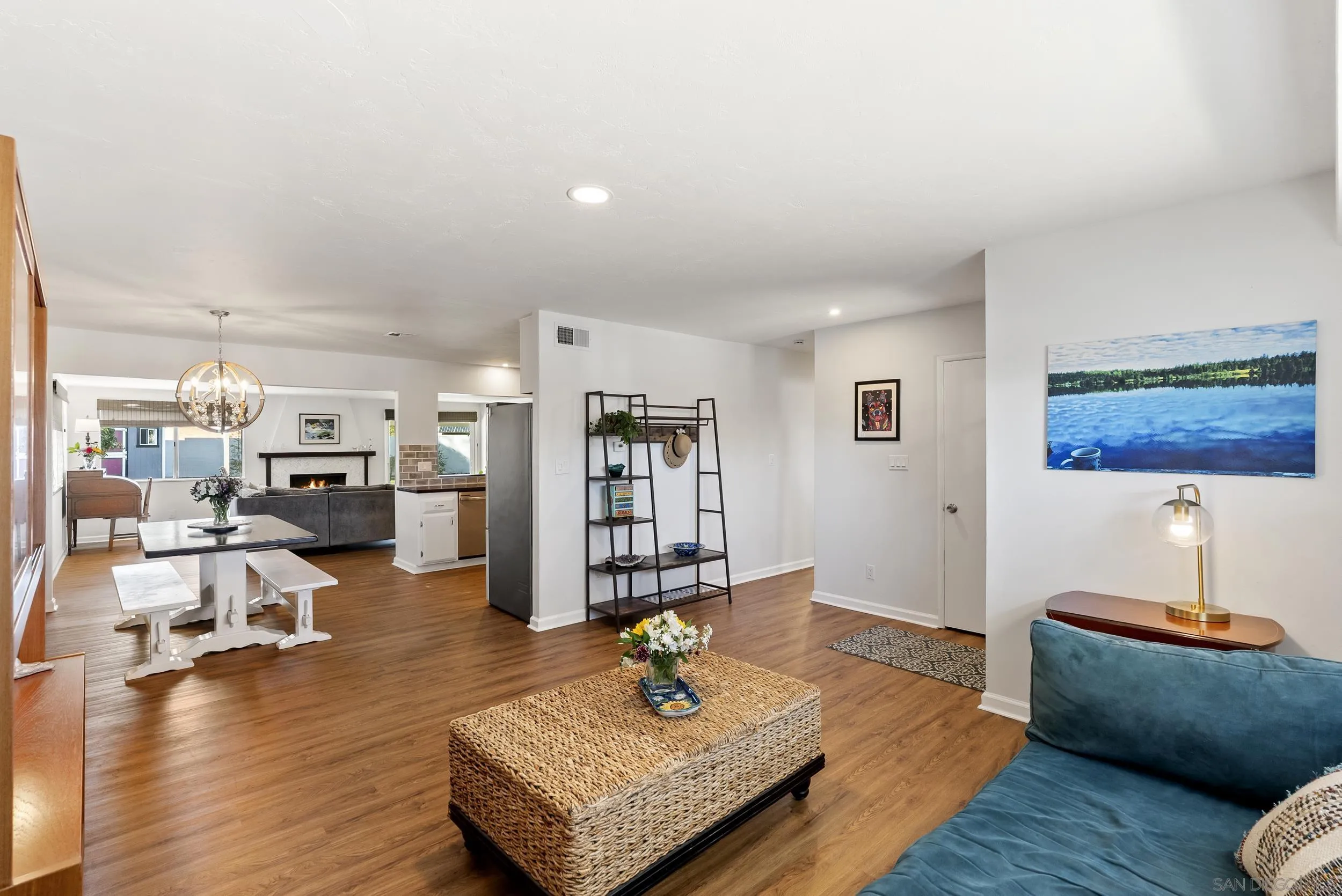 https://cdn.realtyfeed.com/cdn/127/250042130/d6df0269b8a4f7051e853a7e7a18f623.webp