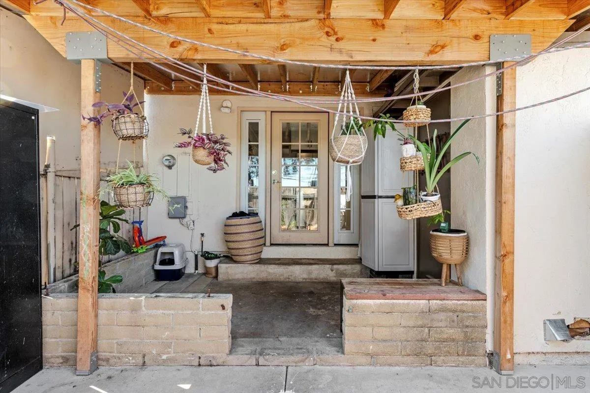 https://cdn.realtyfeed.com/cdn/127/250042131/b18eee5a5f0c31984944befa150b0b5f.webp