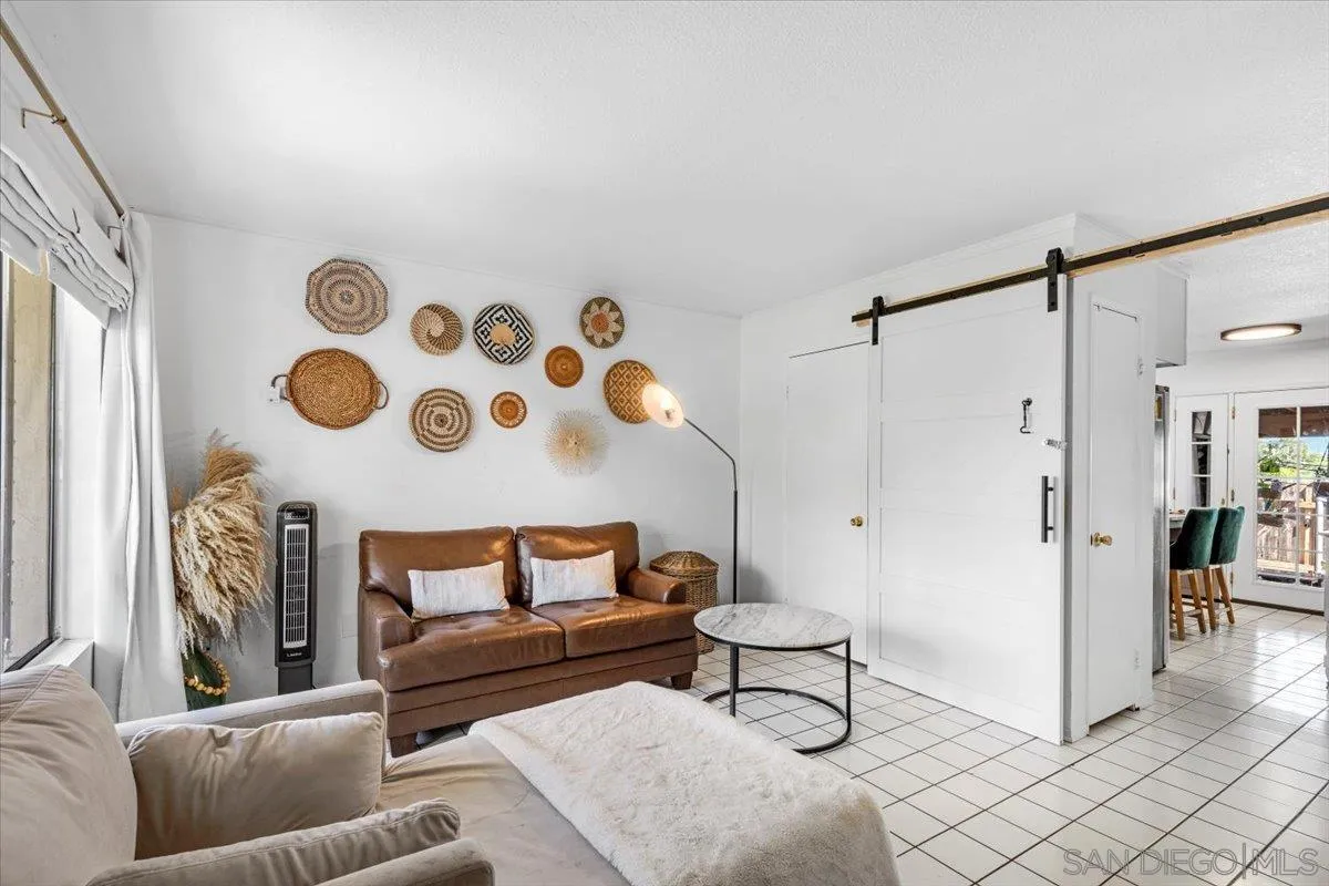 https://cdn.realtyfeed.com/cdn/127/250042131/baf585e87c2662ab3168972598696237.webp