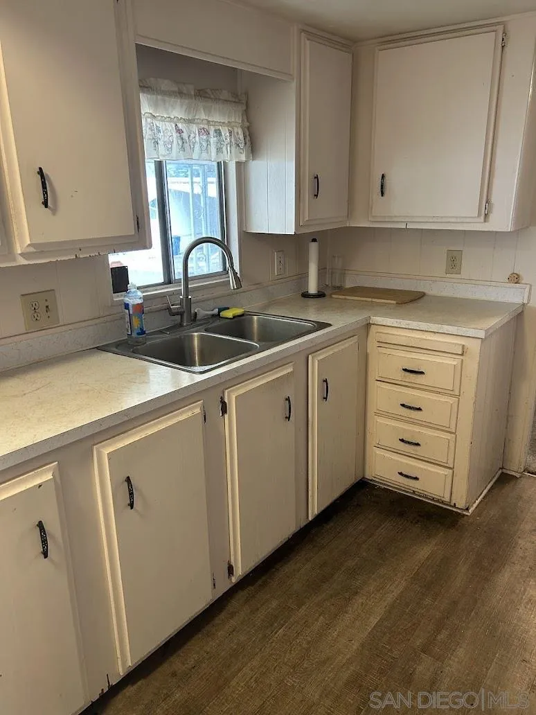 https://cdn.realtyfeed.com/cdn/127/250042137/ebb16eae38da5382d7f35286d2781678.webp