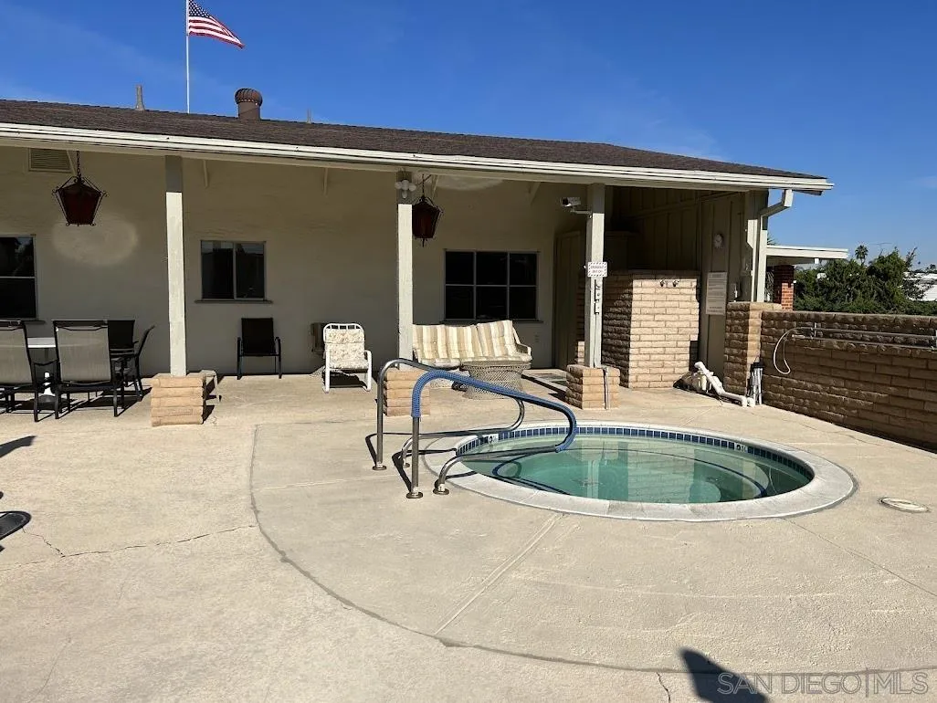 https://cdn.realtyfeed.com/cdn/127/250042137/fa6fea89cbc0f4e8542bdf2ab585a239.webp