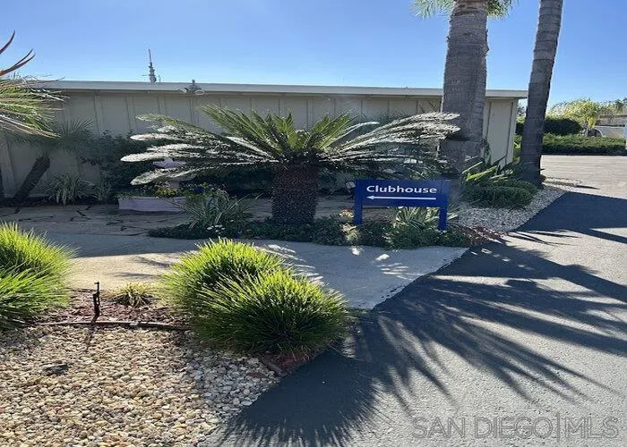 https://cdn.realtyfeed.com/cdn/127/250042137/fb87c15f4ad1ac6d25640a2deb1fde93.webp