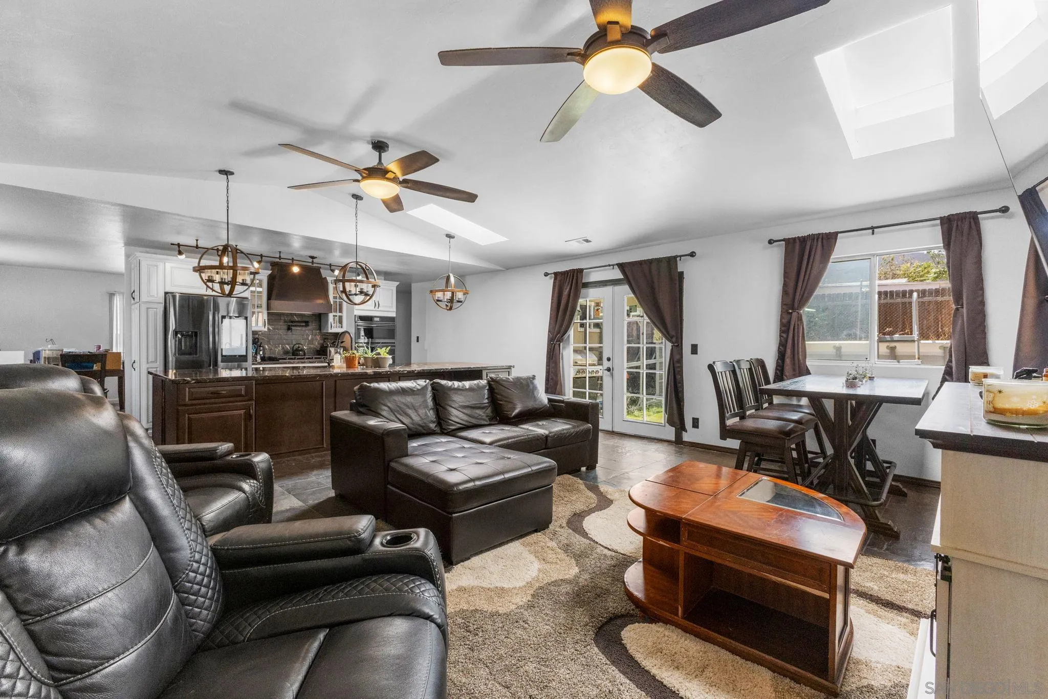 https://cdn.realtyfeed.com/cdn/127/250042150/3ad23e43dc23abff5b76846ba62bec9c.webp