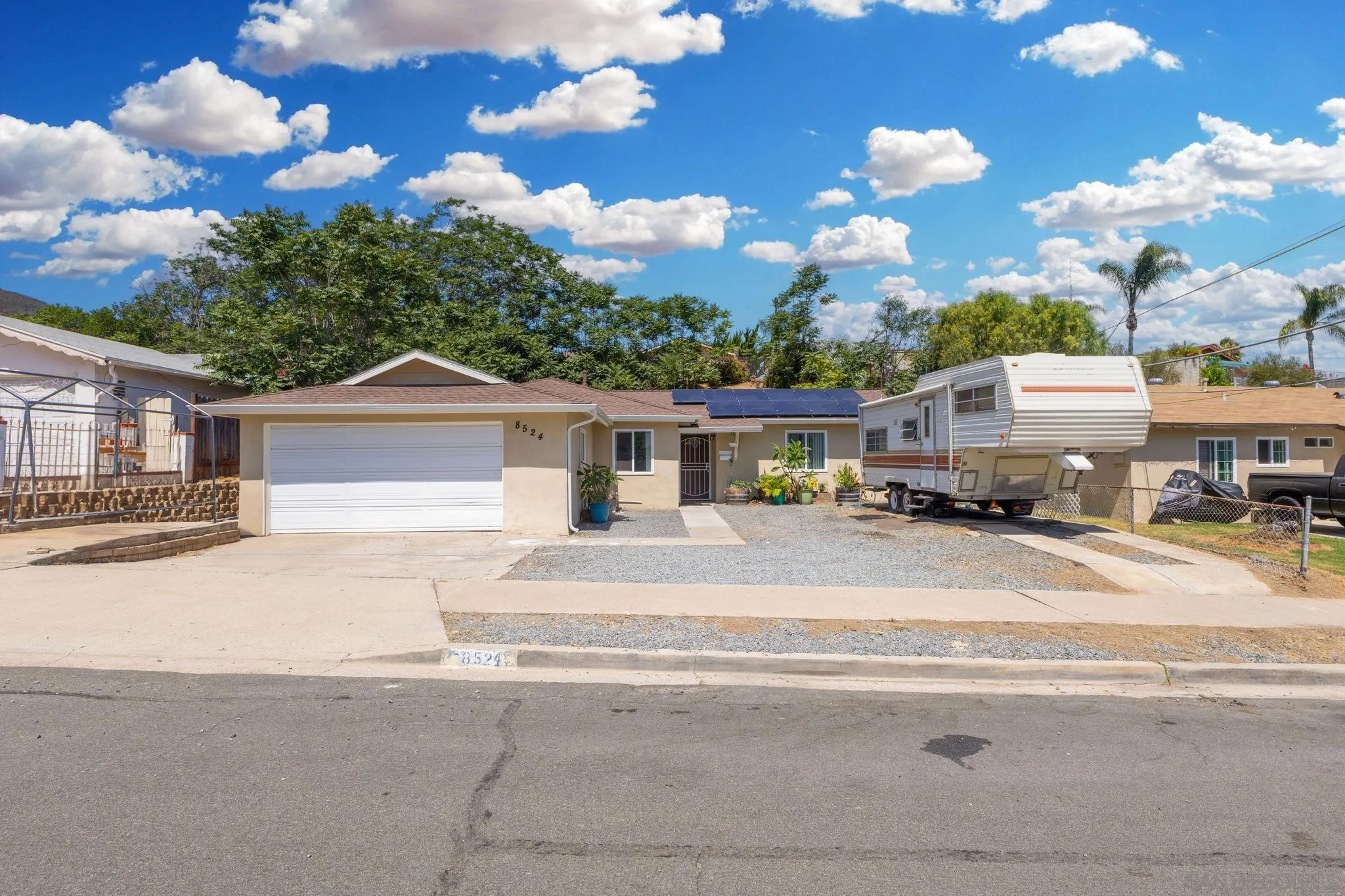 https://cdn.realtyfeed.com/cdn/127/250042150/ae537e36183f4e19ec6205ca82f33092.webp