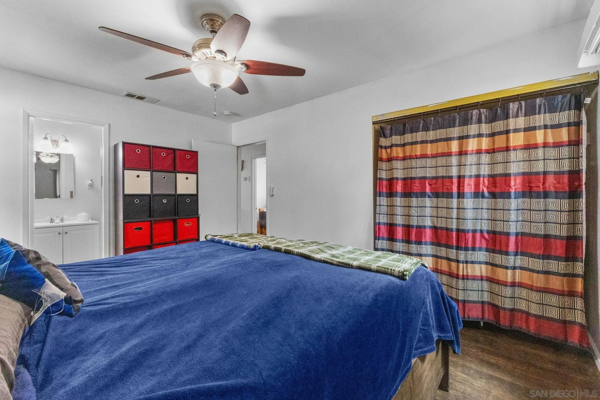 https://cdn.realtyfeed.com/cdn/127/250042150/baaa35e2a8958e91aef3df0a5ade195e.webp