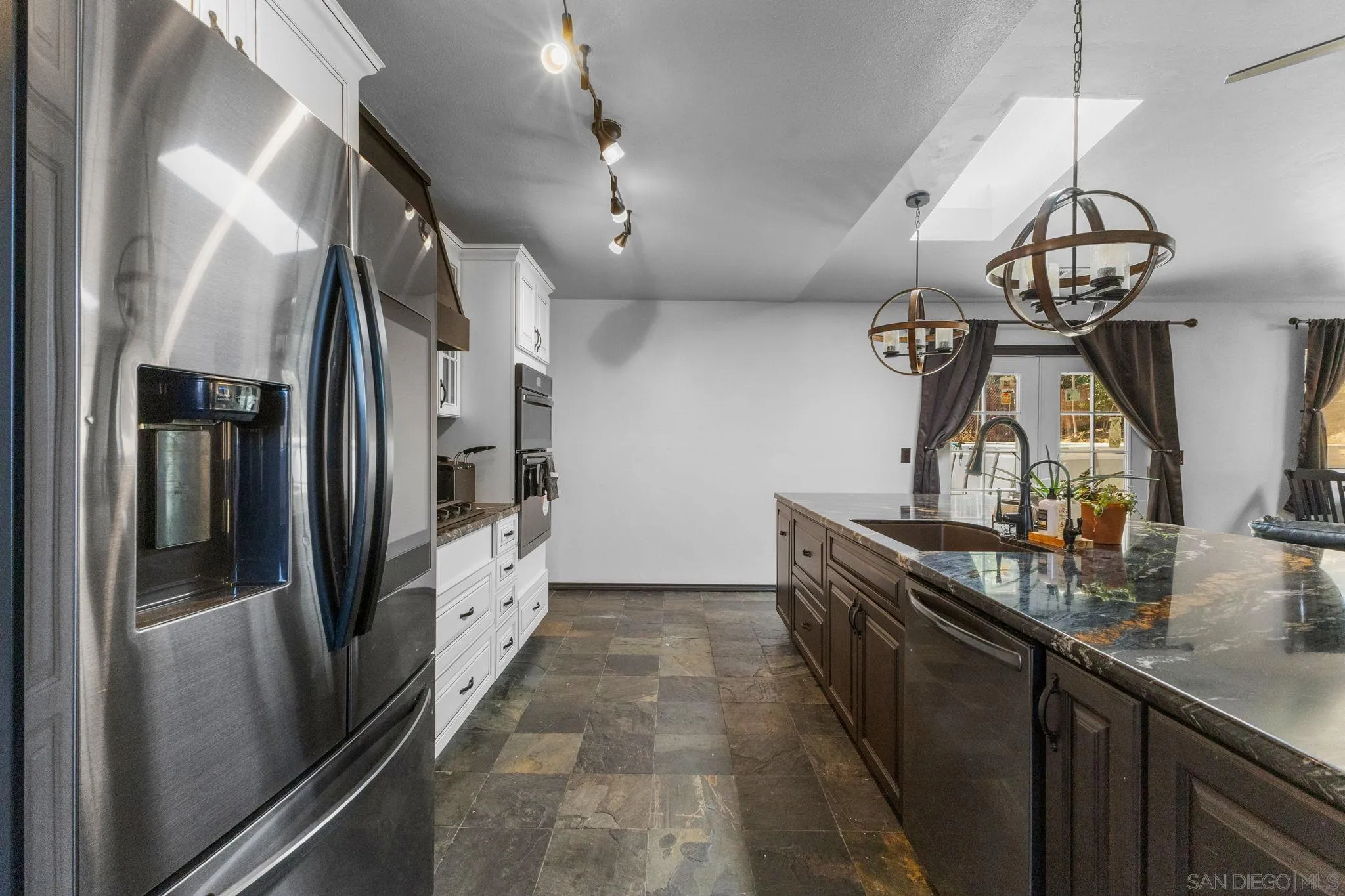 https://cdn.realtyfeed.com/cdn/127/250042150/cddfed5e22f2ebbcb085b6b37c4eb809.webp