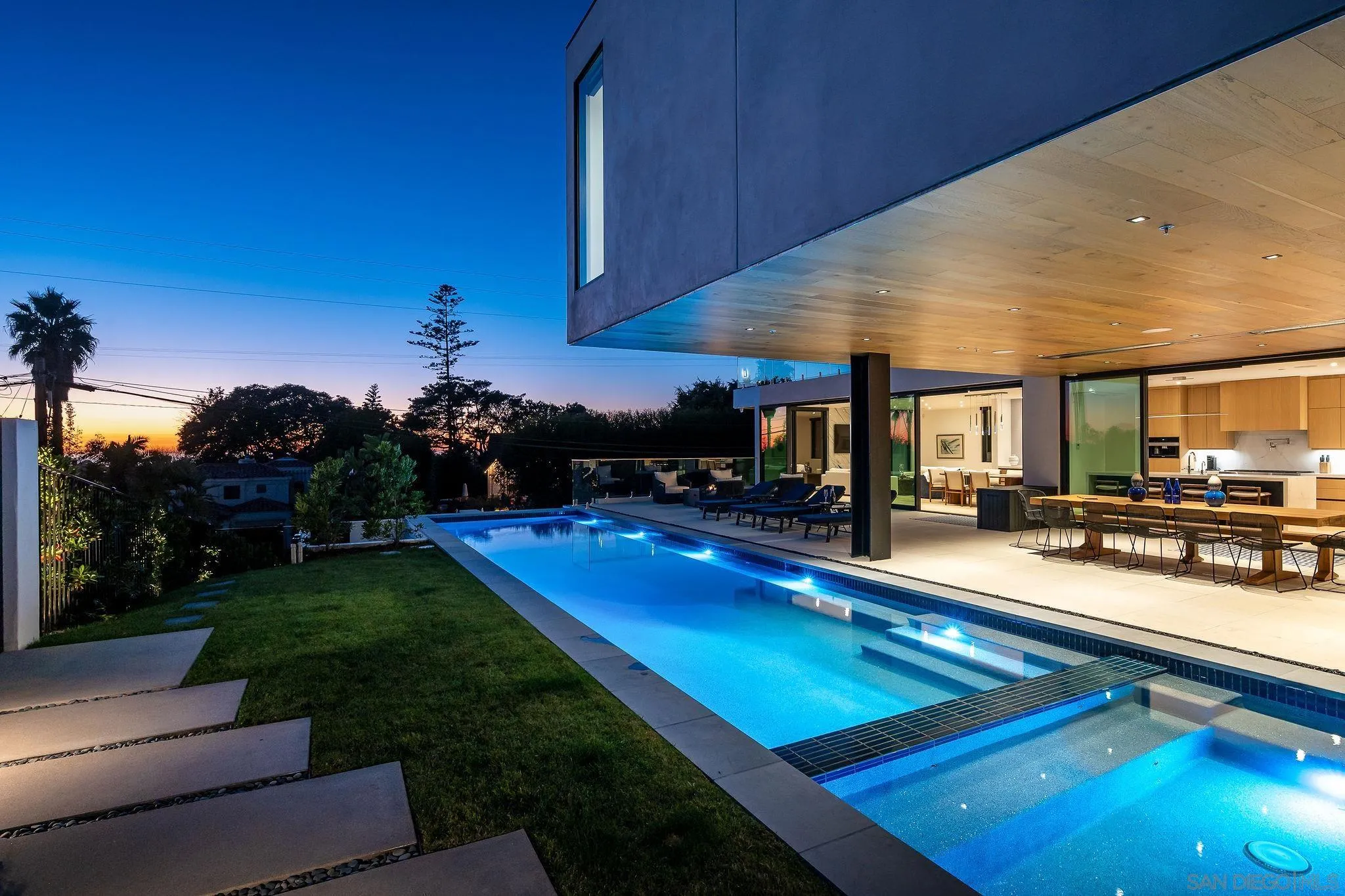 https://cdn.realtyfeed.com/cdn/127/250042157/1793a6dd103aabf89ad18f693defe066.webp