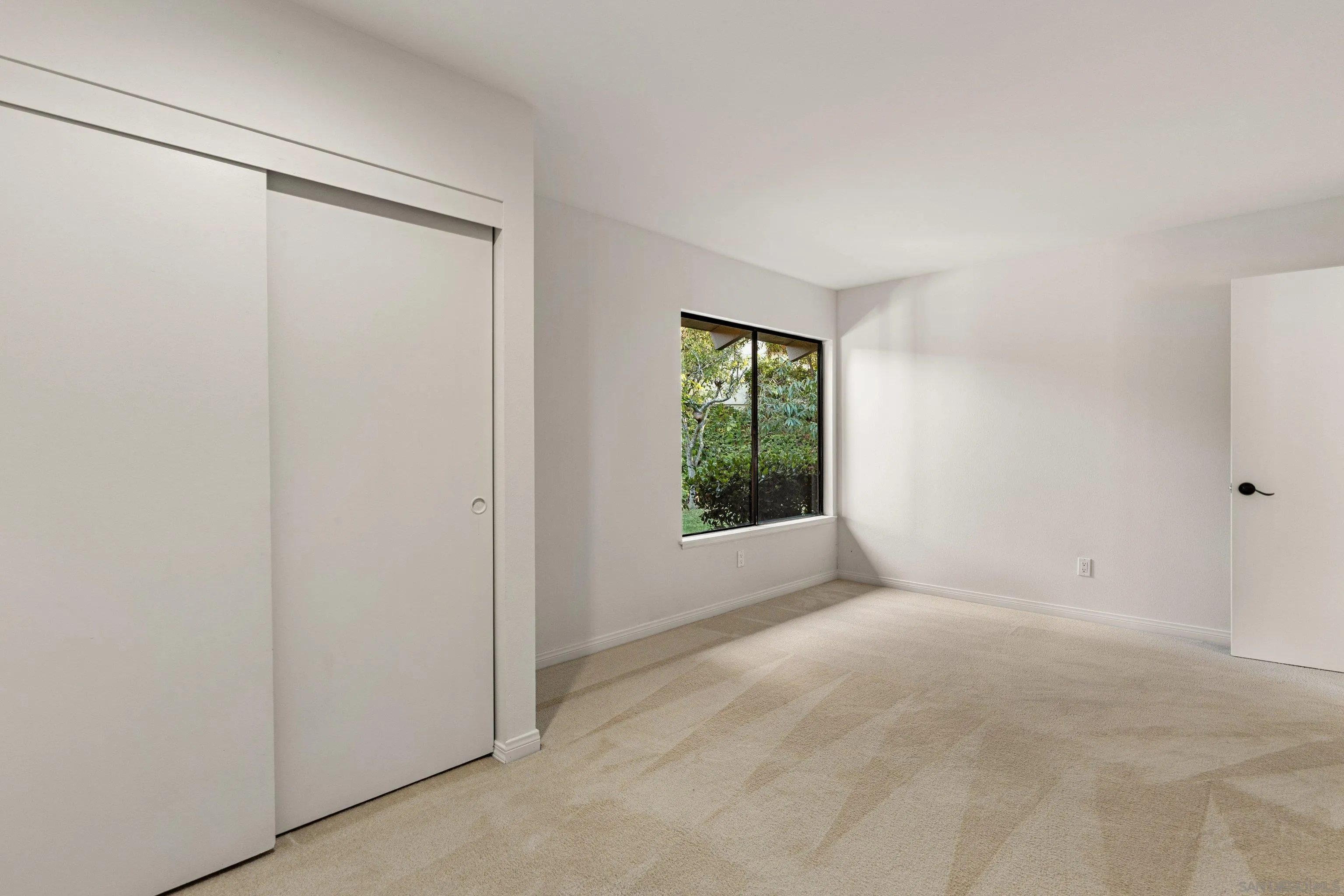 https://cdn.realtyfeed.com/cdn/127/250042163/09b2d1e2d34aa0a8fb0181fde01202d4.webp