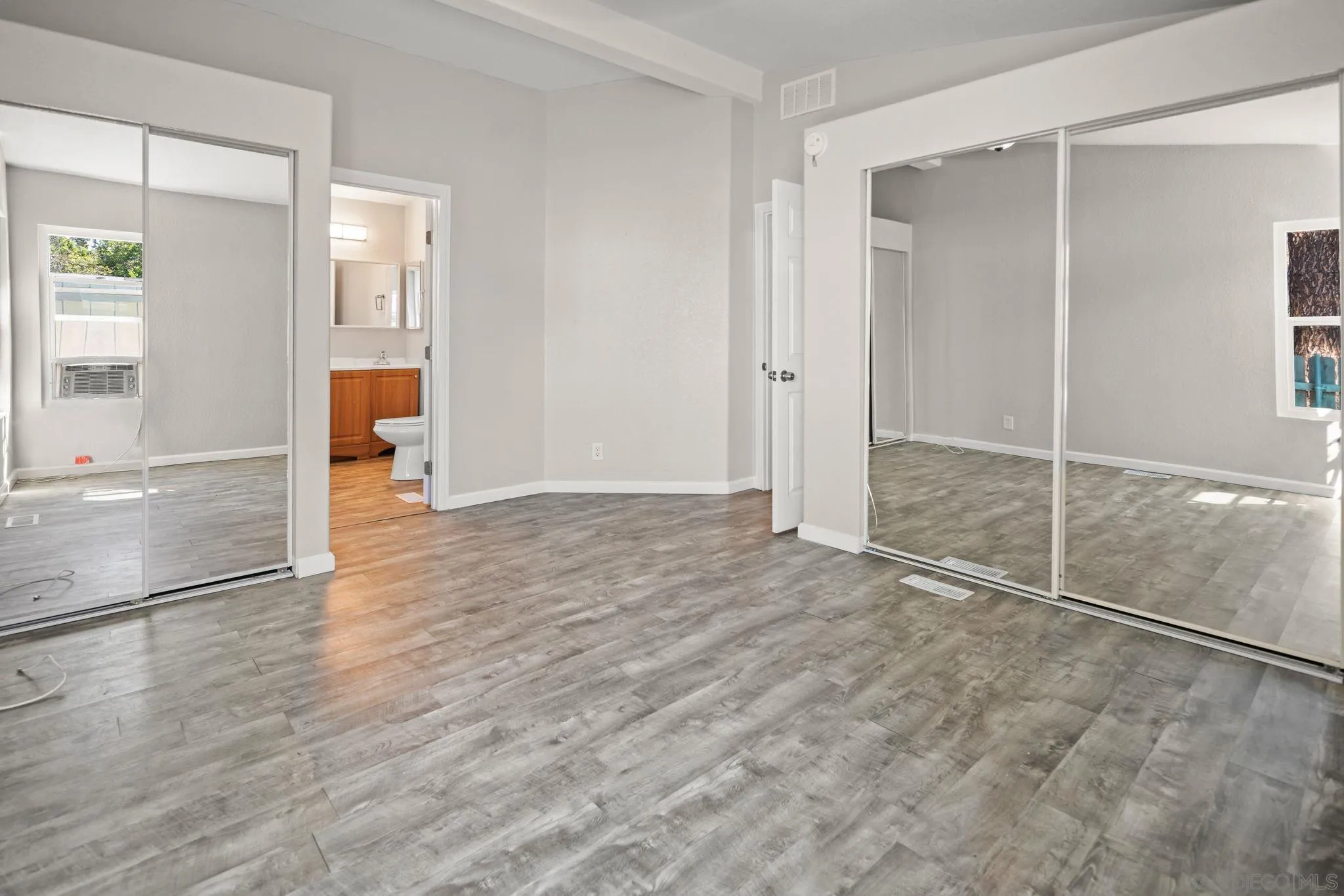 https://cdn.realtyfeed.com/cdn/127/250042164/10c965ef858c976cb0098b98a9113fb4.webp