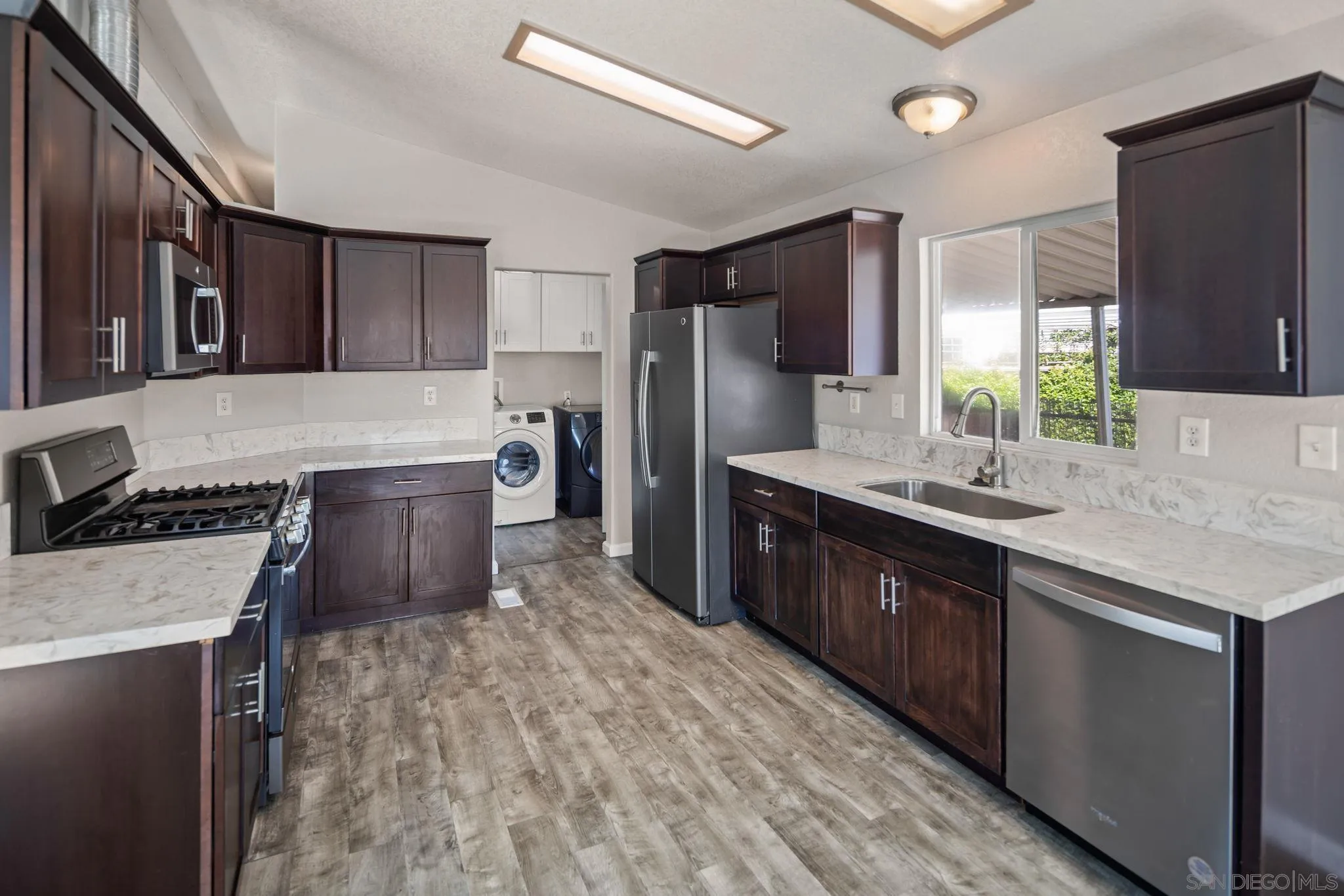 https://cdn.realtyfeed.com/cdn/127/250042164/a74f1a7d6d27660b8f739a8cf08cc857.webp