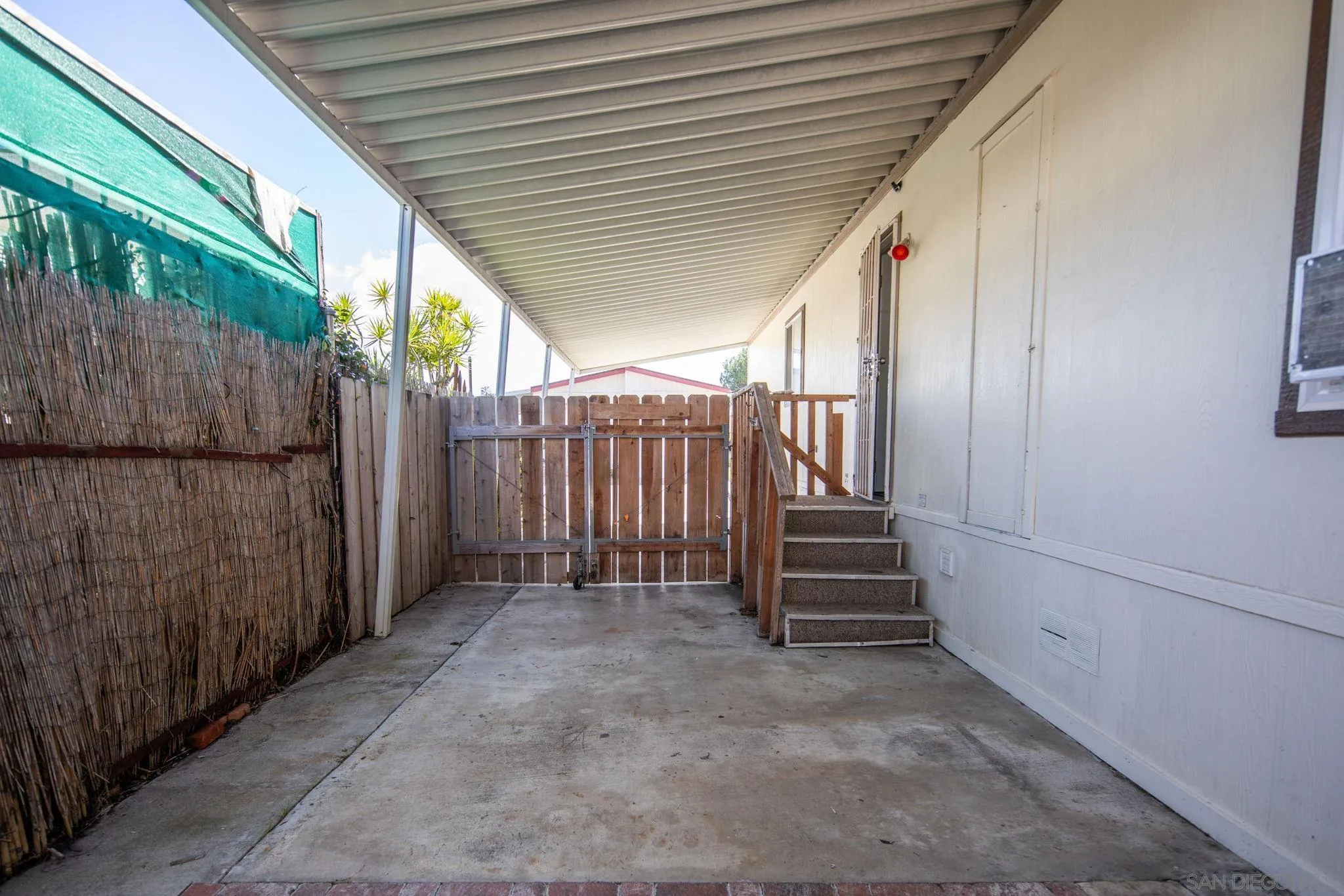 https://cdn.realtyfeed.com/cdn/127/250042164/ab3ffb87da3e70f0f74165d107aaf502.webp