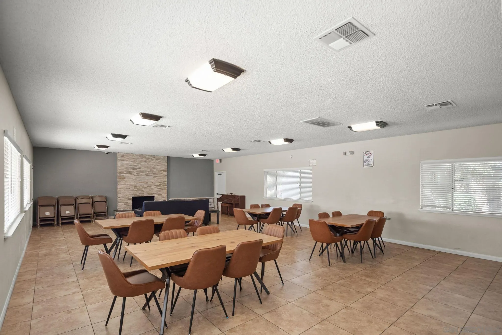 https://cdn.realtyfeed.com/cdn/127/250042164/cd99a79e10fcdce15fadb2cd50dea806.webp