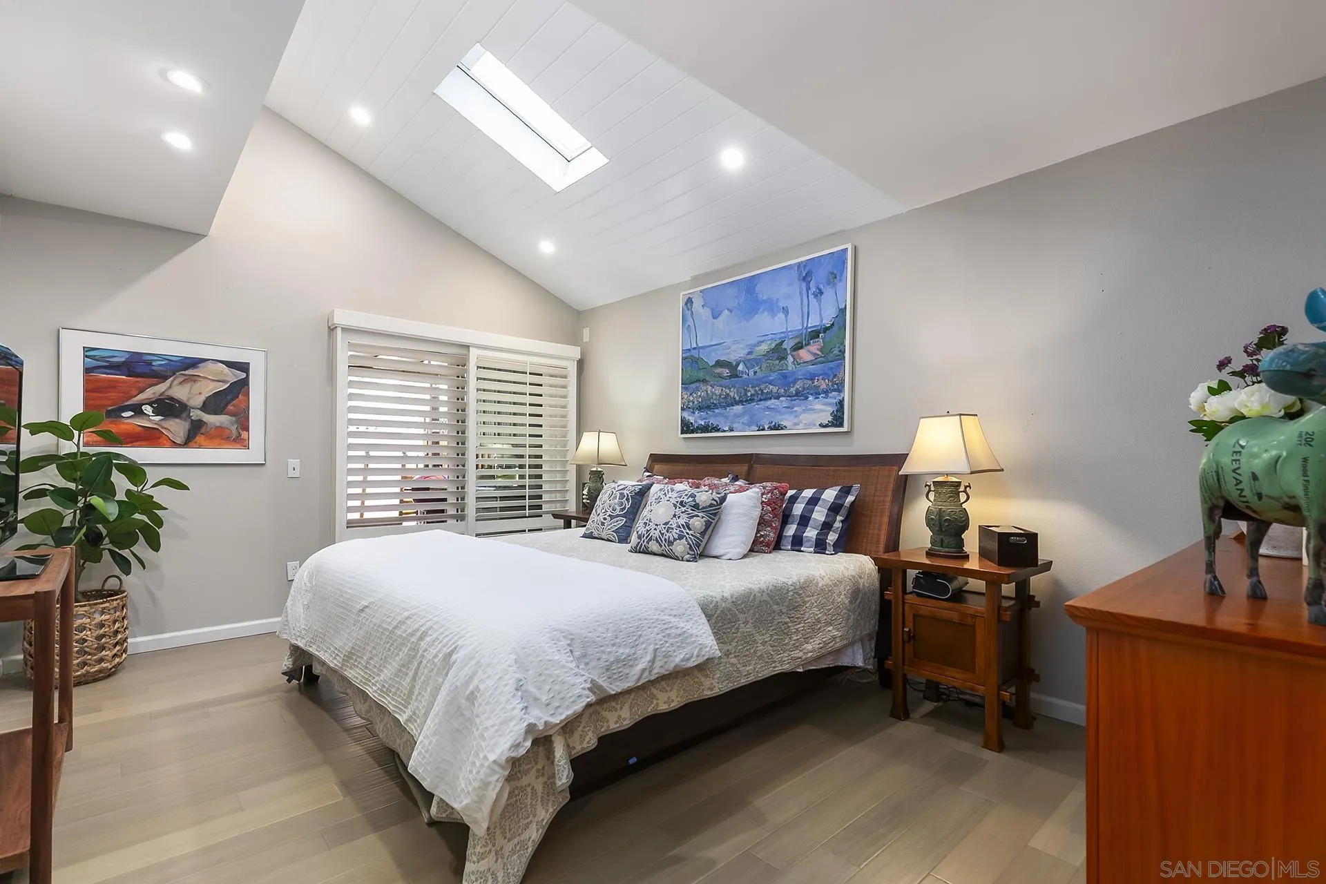 https://cdn.realtyfeed.com/cdn/127/250042166/7ad2b30c9de02f4687e6a33c76ed6c38.webp