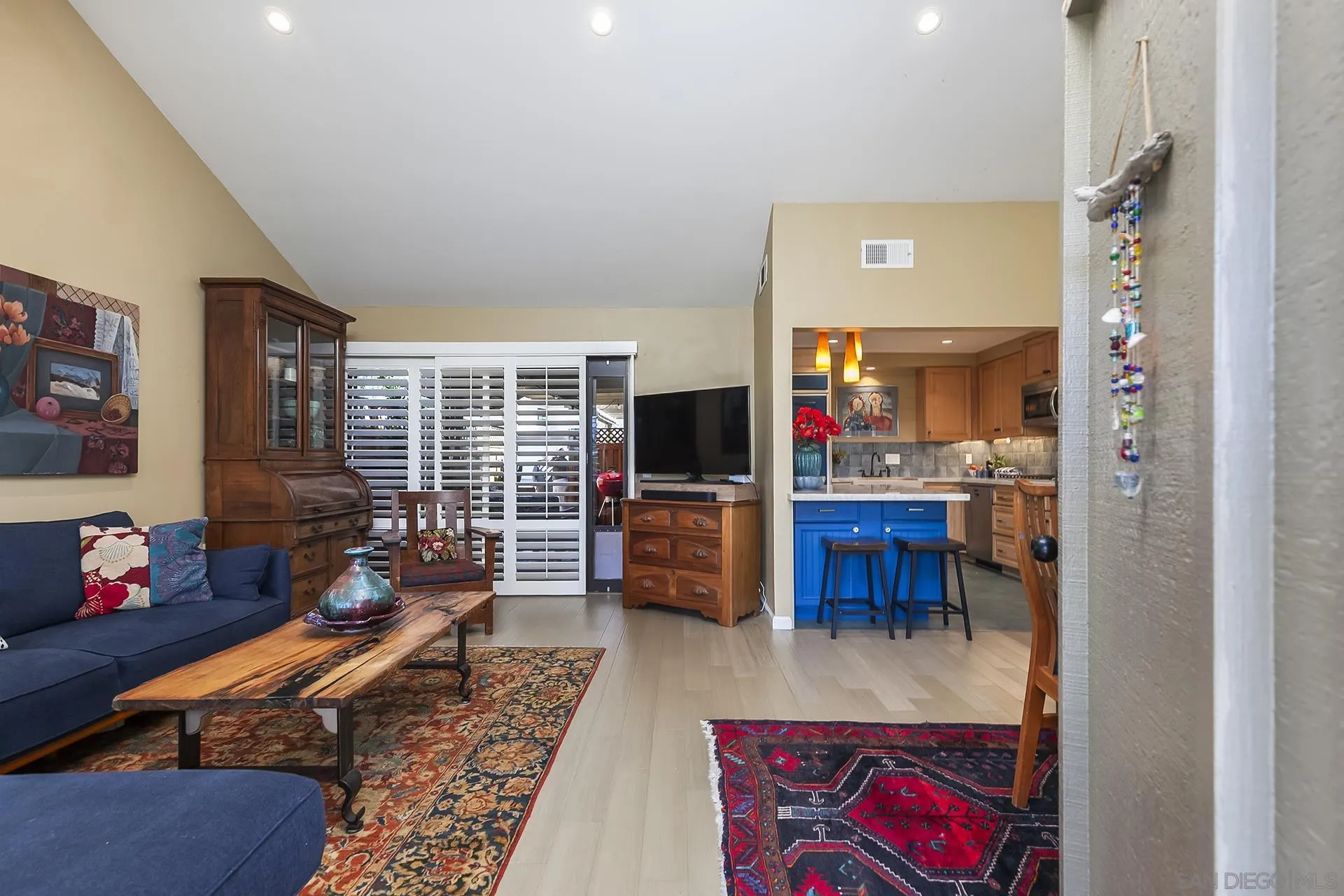 https://cdn.realtyfeed.com/cdn/127/250042166/b6afe2d3515c2da0161b1da26033aea0.webp