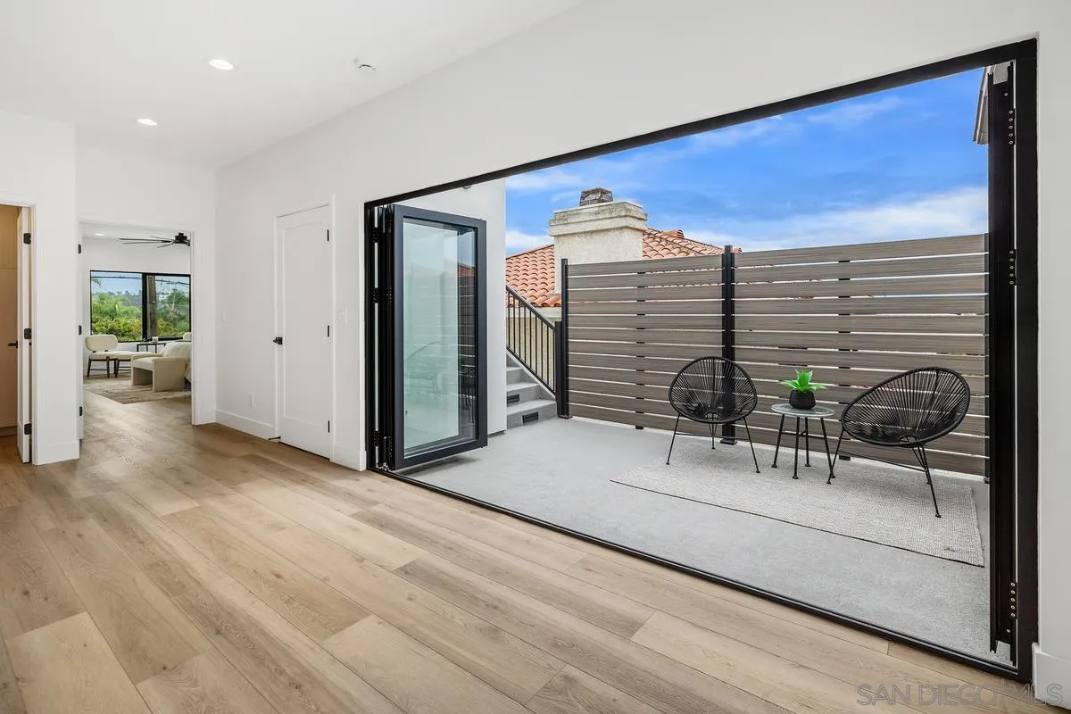 https://cdn.realtyfeed.com/cdn/127/250042167/384a70839efb5439ab7cee1d2ee7fac2.webp