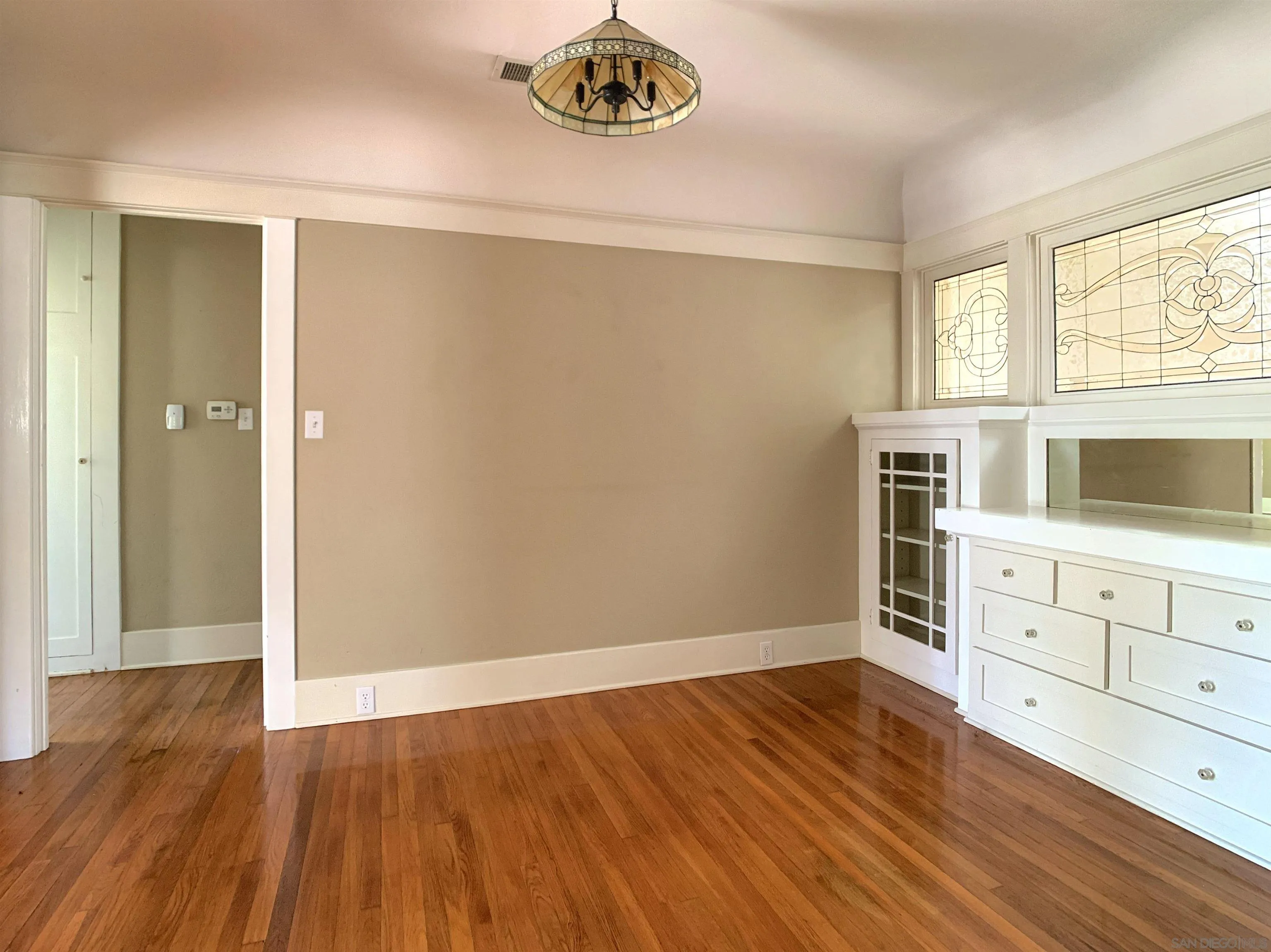 https://cdn.realtyfeed.com/cdn/127/250042172/102638d2be73344b58a91f9188ce5c23.webp