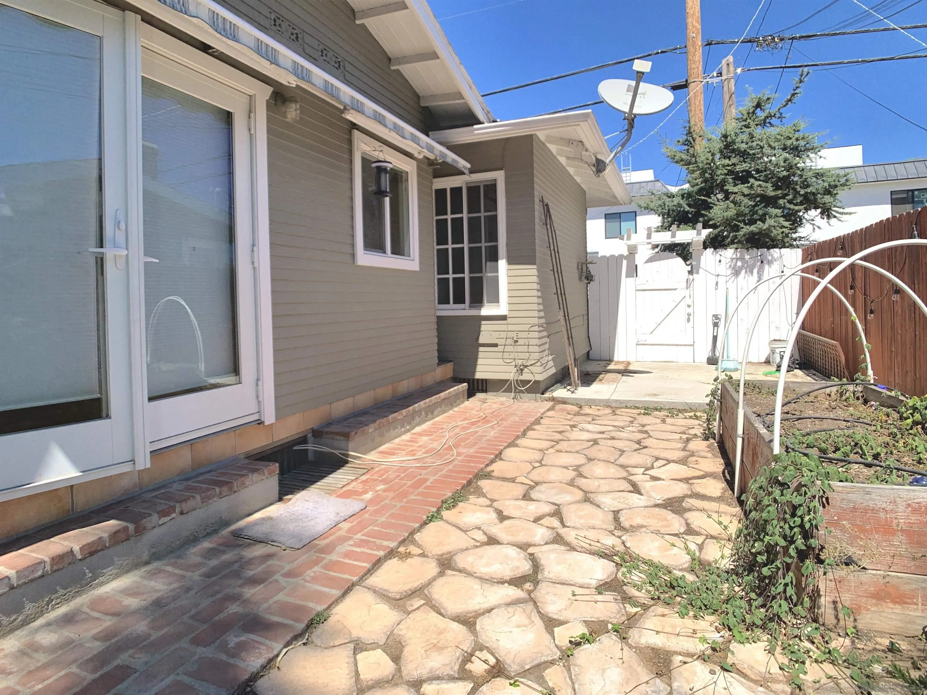 https://cdn.realtyfeed.com/cdn/127/250042172/4c4e16be48c4e14e0d8e46f66e2700dd.webp